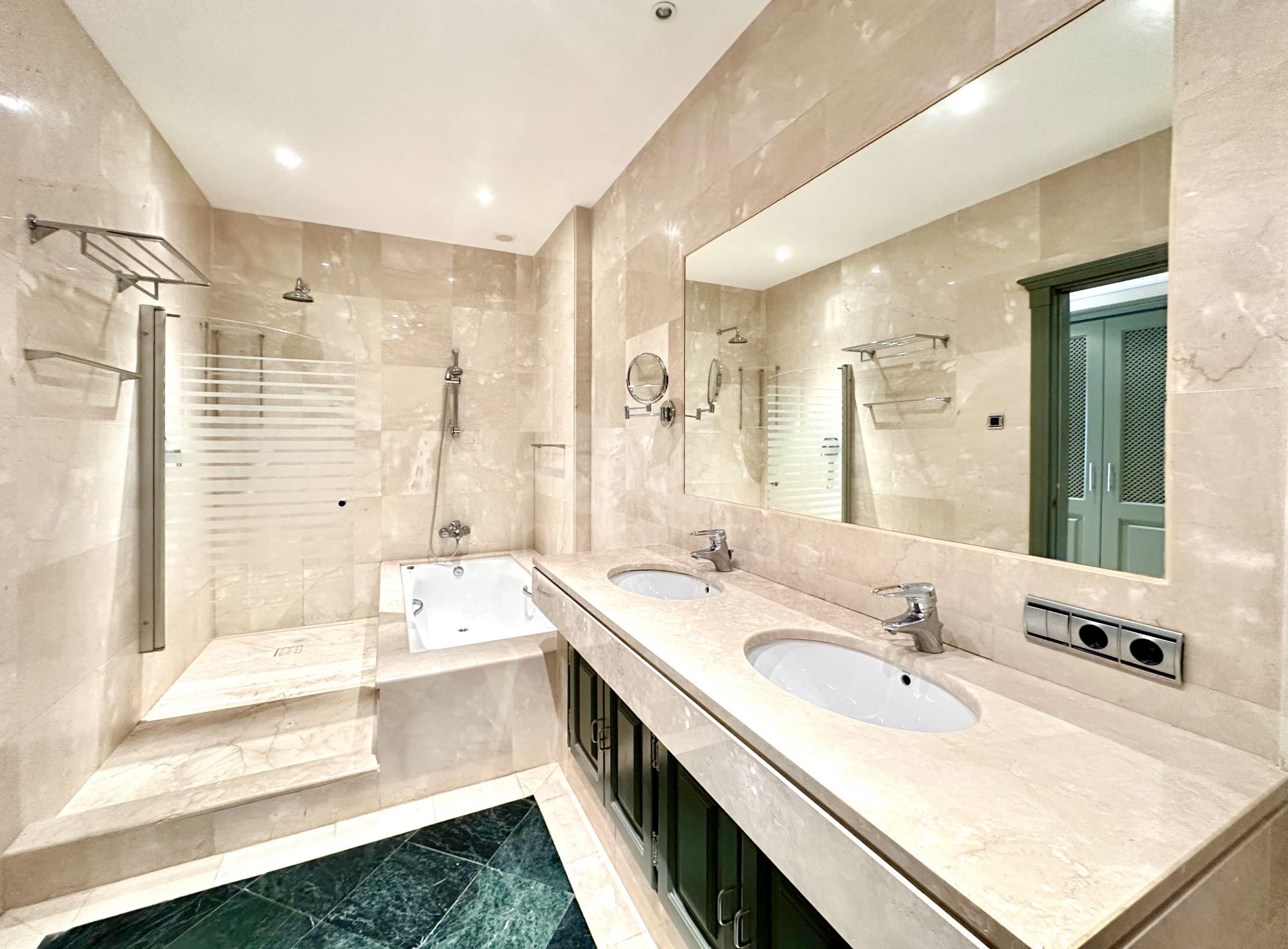 Ground Floor Apartment in Ribera del Rio, Sotogrande