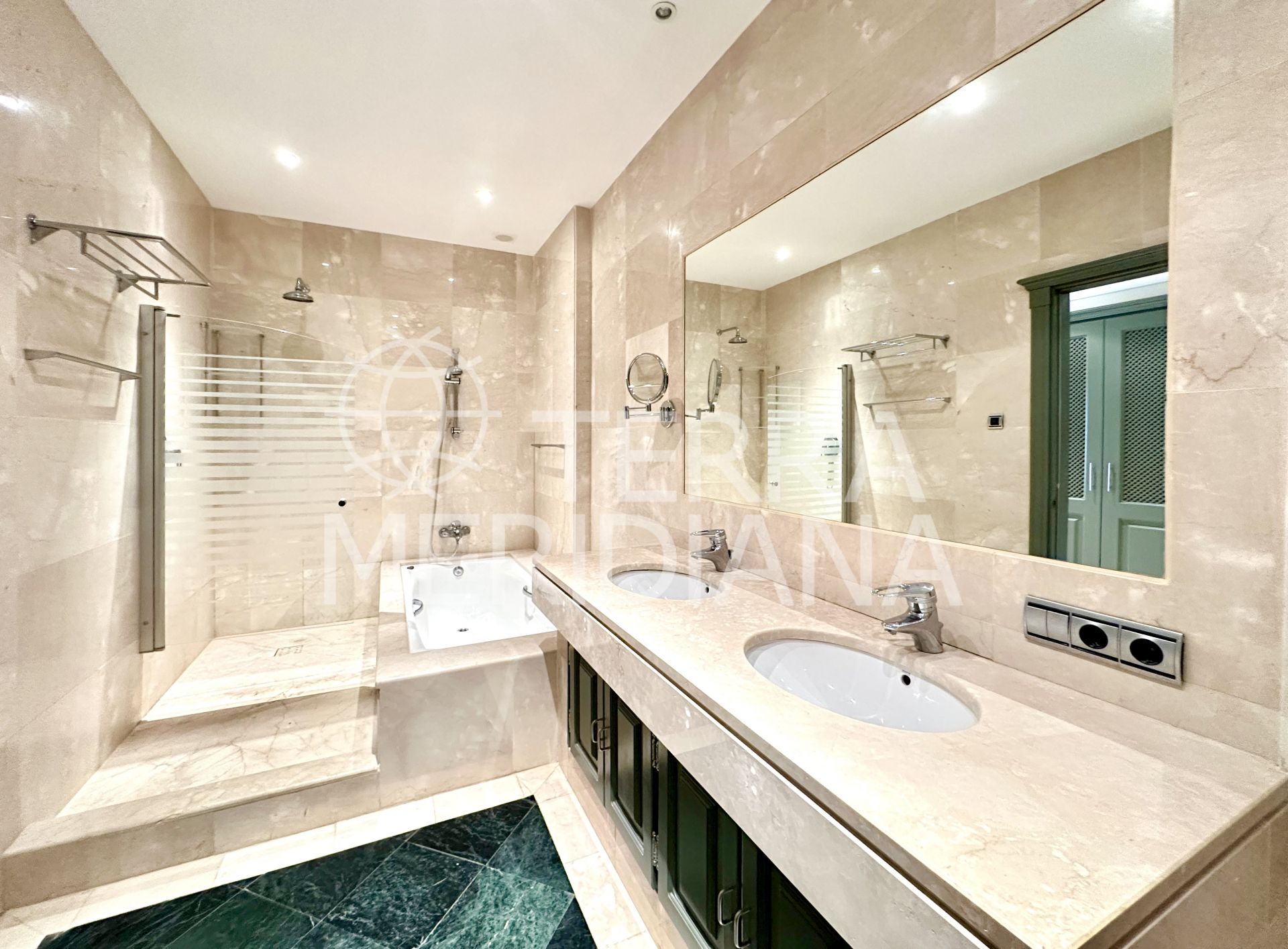 Ground Floor Apartment in Ribera del Rio, Sotogrande