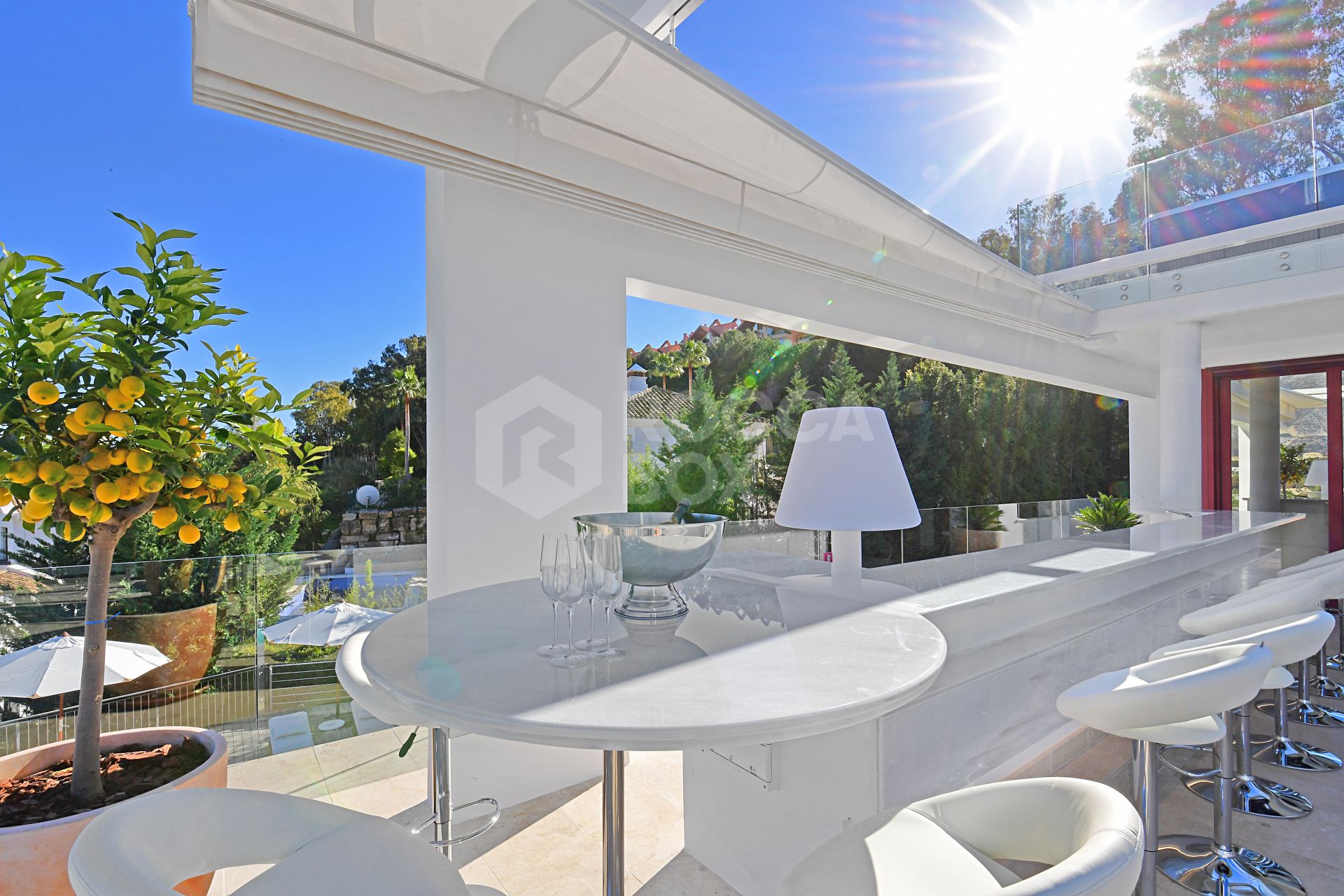 Villa for sale in Nueva Andalucía, a five-minute drive from Puerto Banus and city centre, as well as to beaches
