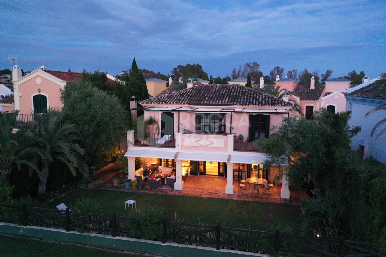 Villa with private pool on the golf course front line – Isla de Guadalmina, Guadalmina Alta