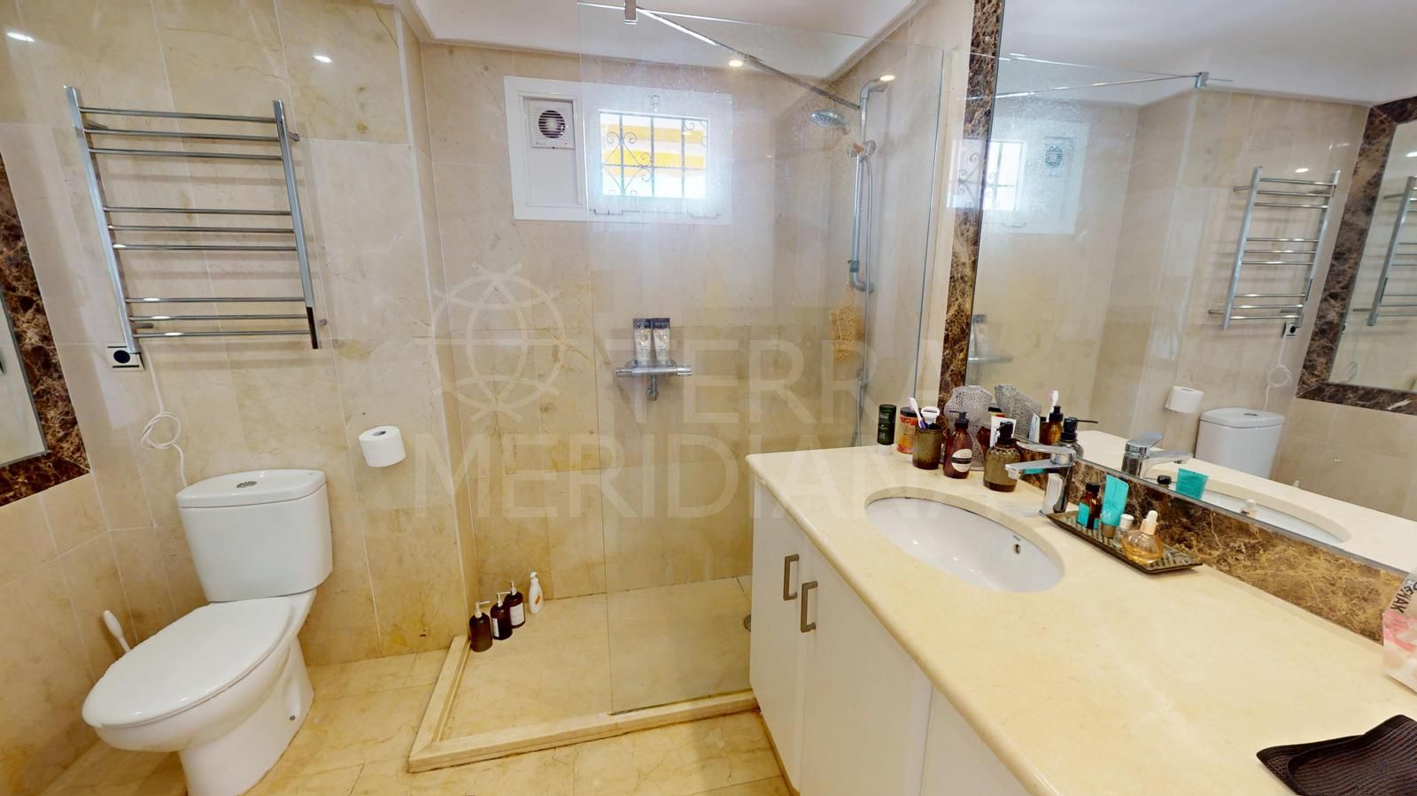 Apartment in Atalaya, Estepona