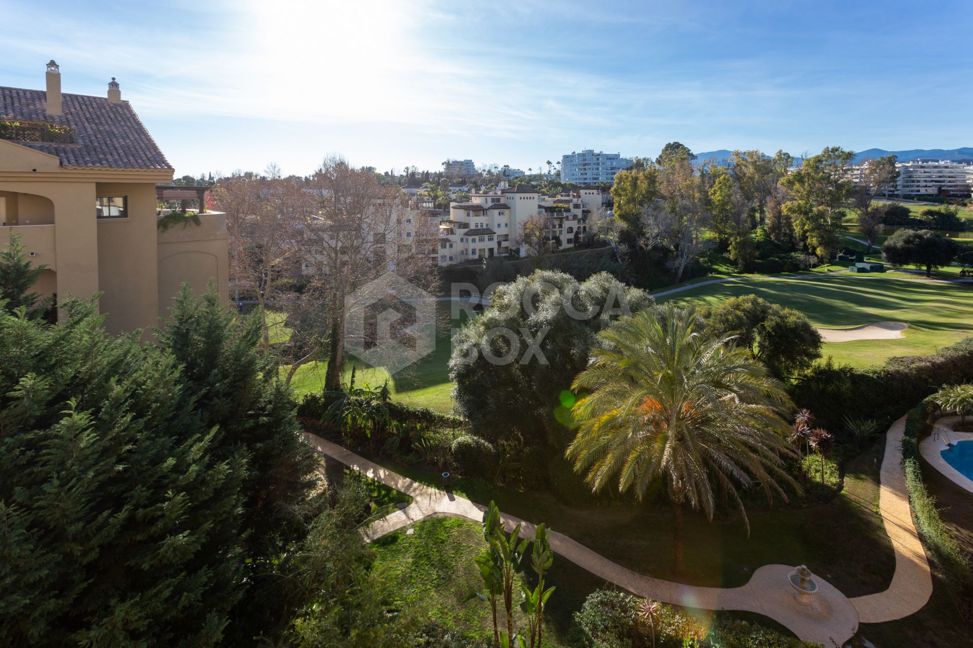 Front-line golf in Guadalmina Alta