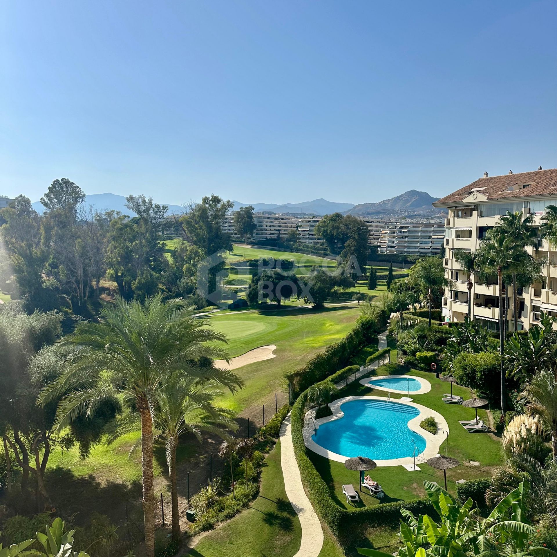 Front-line golf in Guadalmina Alta