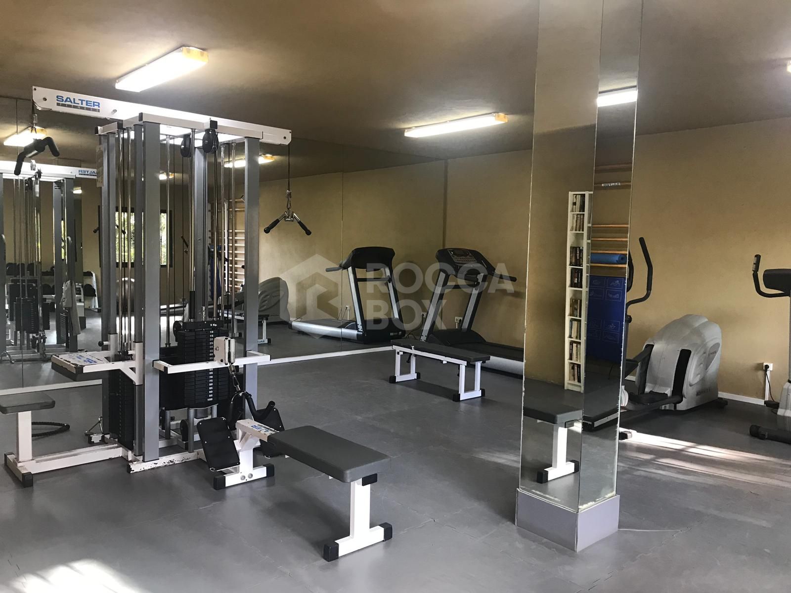 Front-line golf in Guadalmina Alta