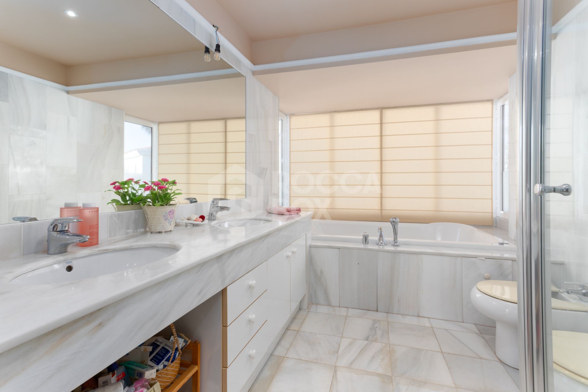 Villa for Sale in Las Petunias, San Pedro de Alcántara – Excellent Investment Opportunity