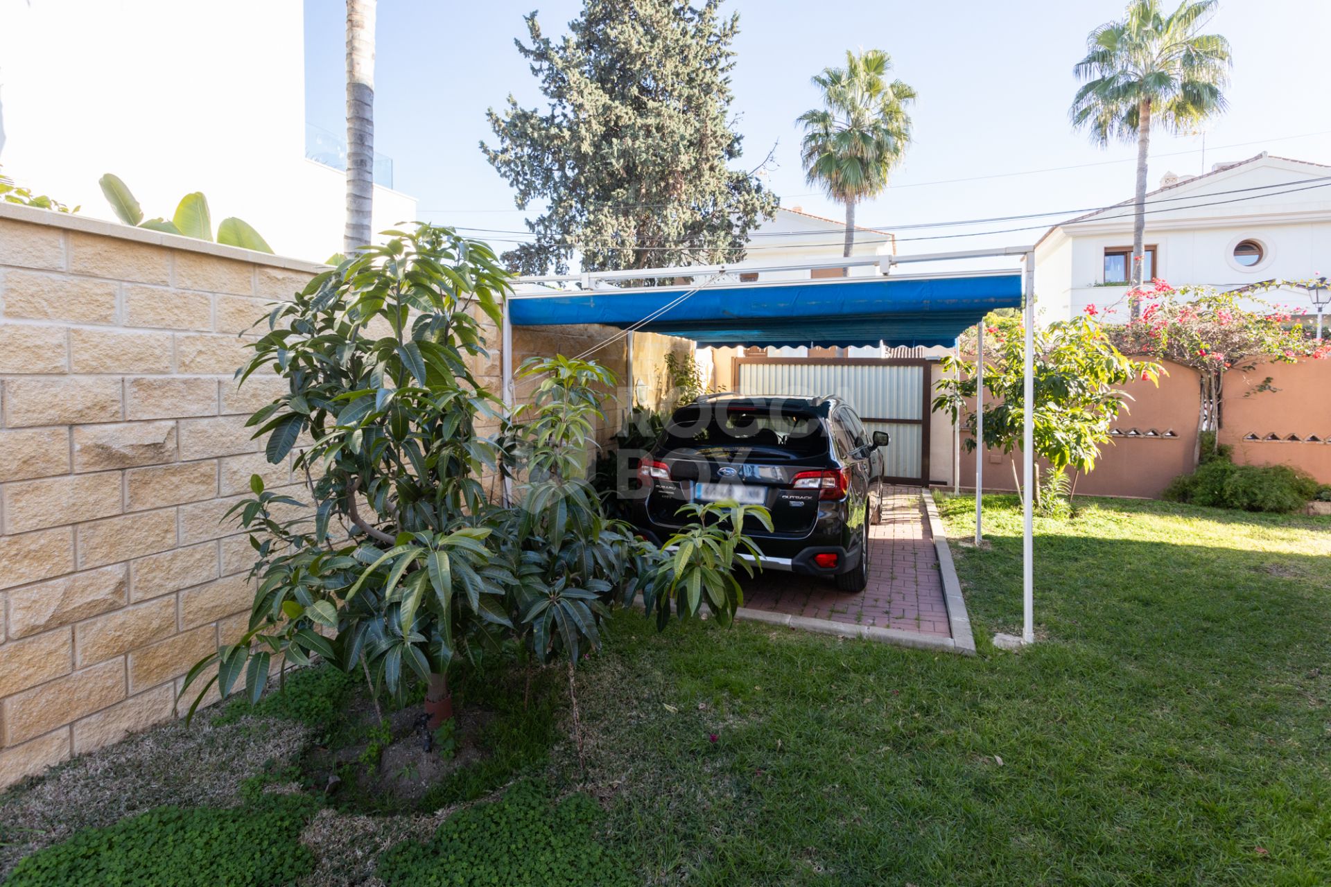 Villa for Sale in Las Petunias, San Pedro de Alcántara – Excellent Investment Opportunity