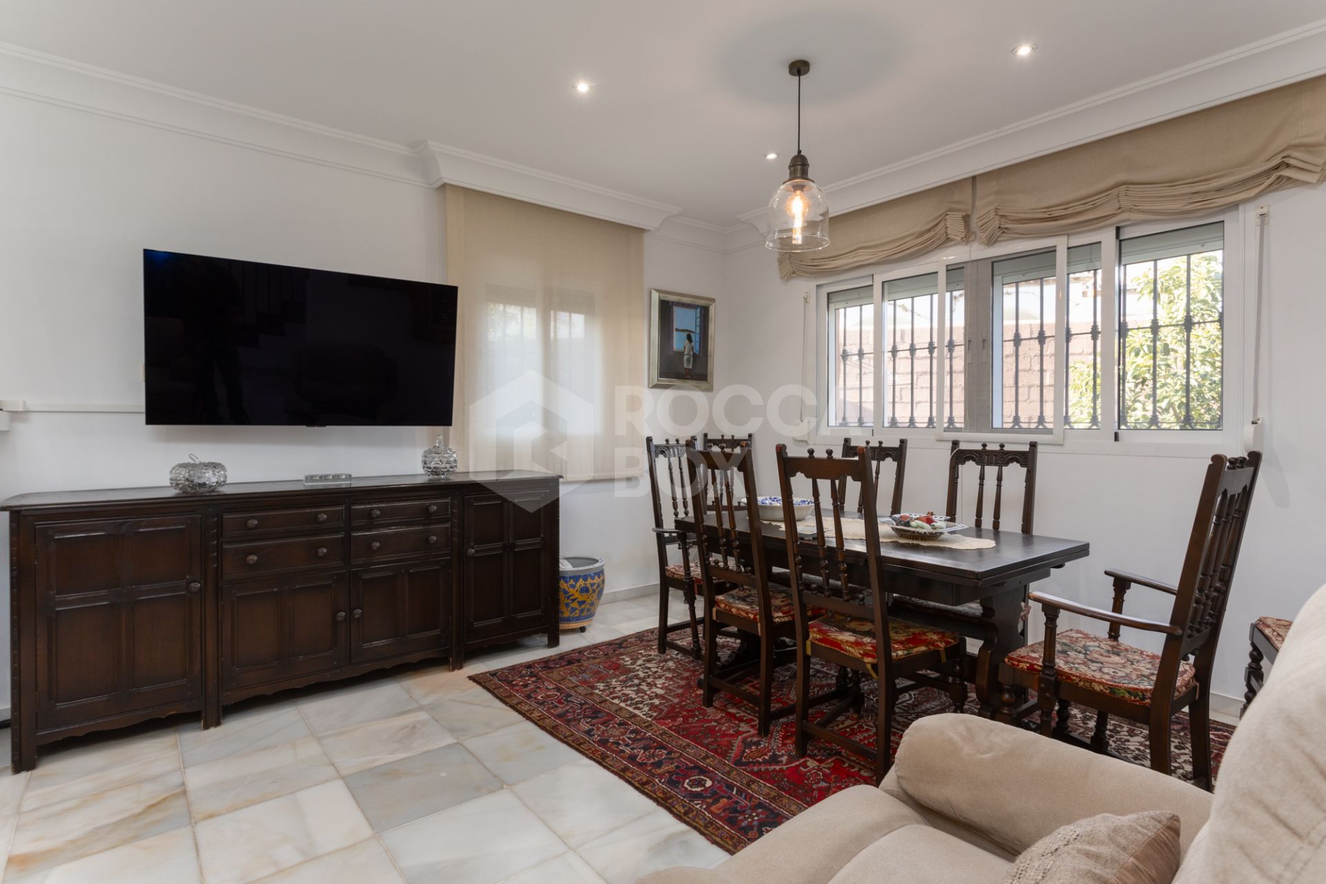 Villa for Sale in Las Petunias, San Pedro de Alcántara – Excellent Investment Opportunity