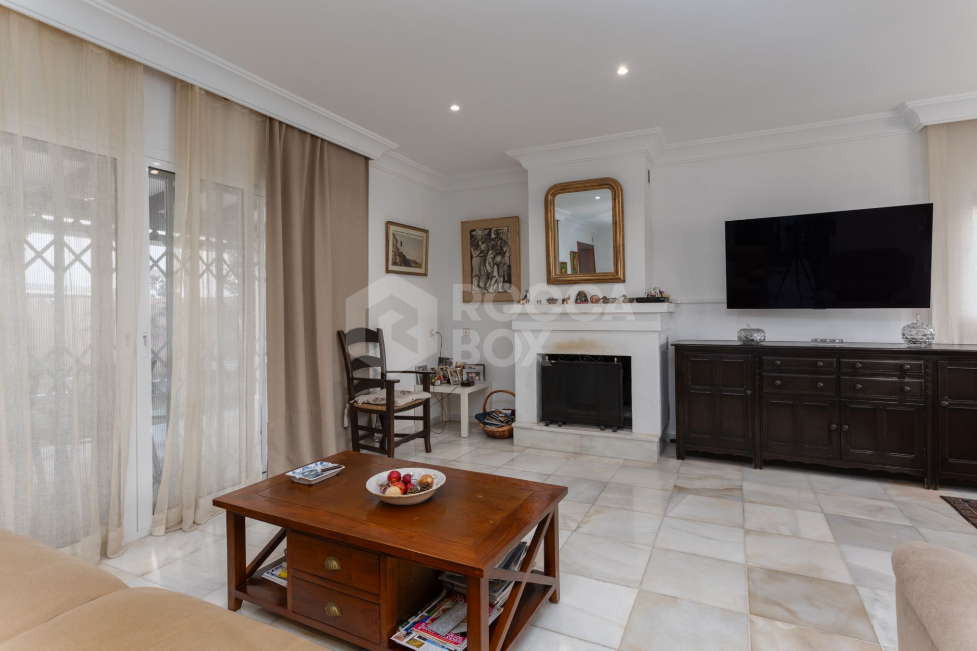 Villa for Sale in Las Petunias, San Pedro de Alcántara – Excellent Investment Opportunity