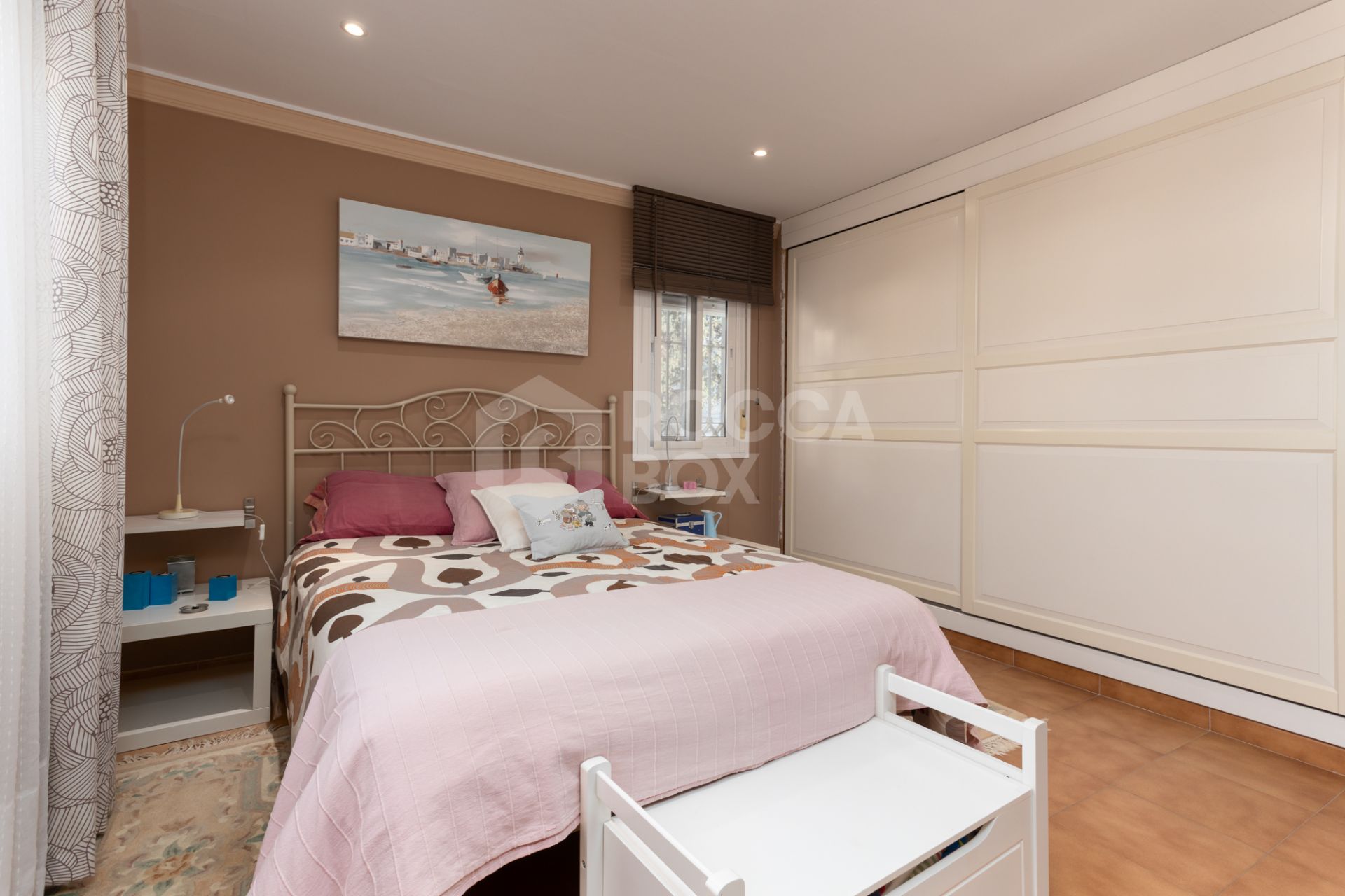 Villa for Sale in Las Petunias, San Pedro de Alcántara – Excellent Investment Opportunity