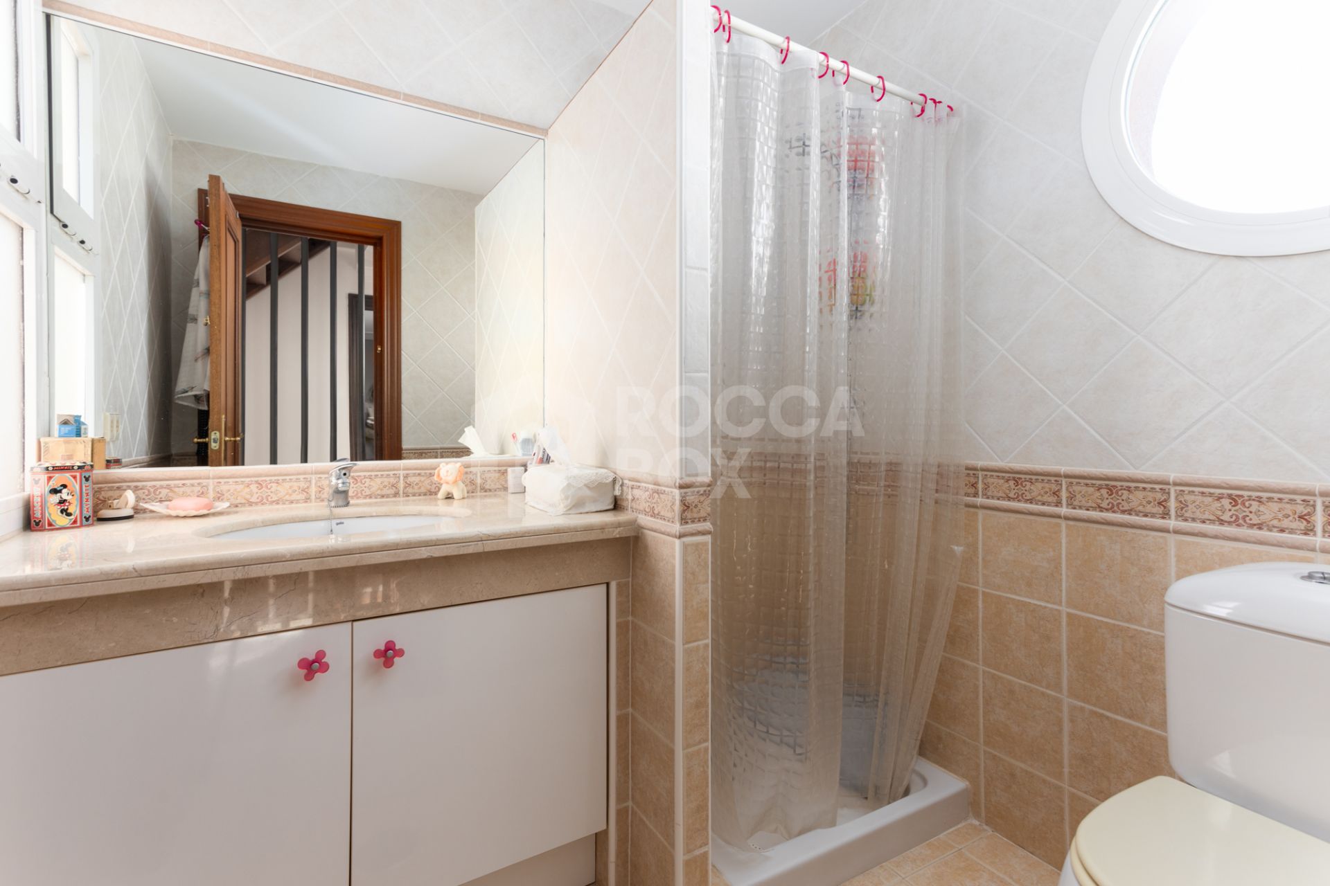 Villa for Sale in Las Petunias, San Pedro de Alcántara – Excellent Investment Opportunity