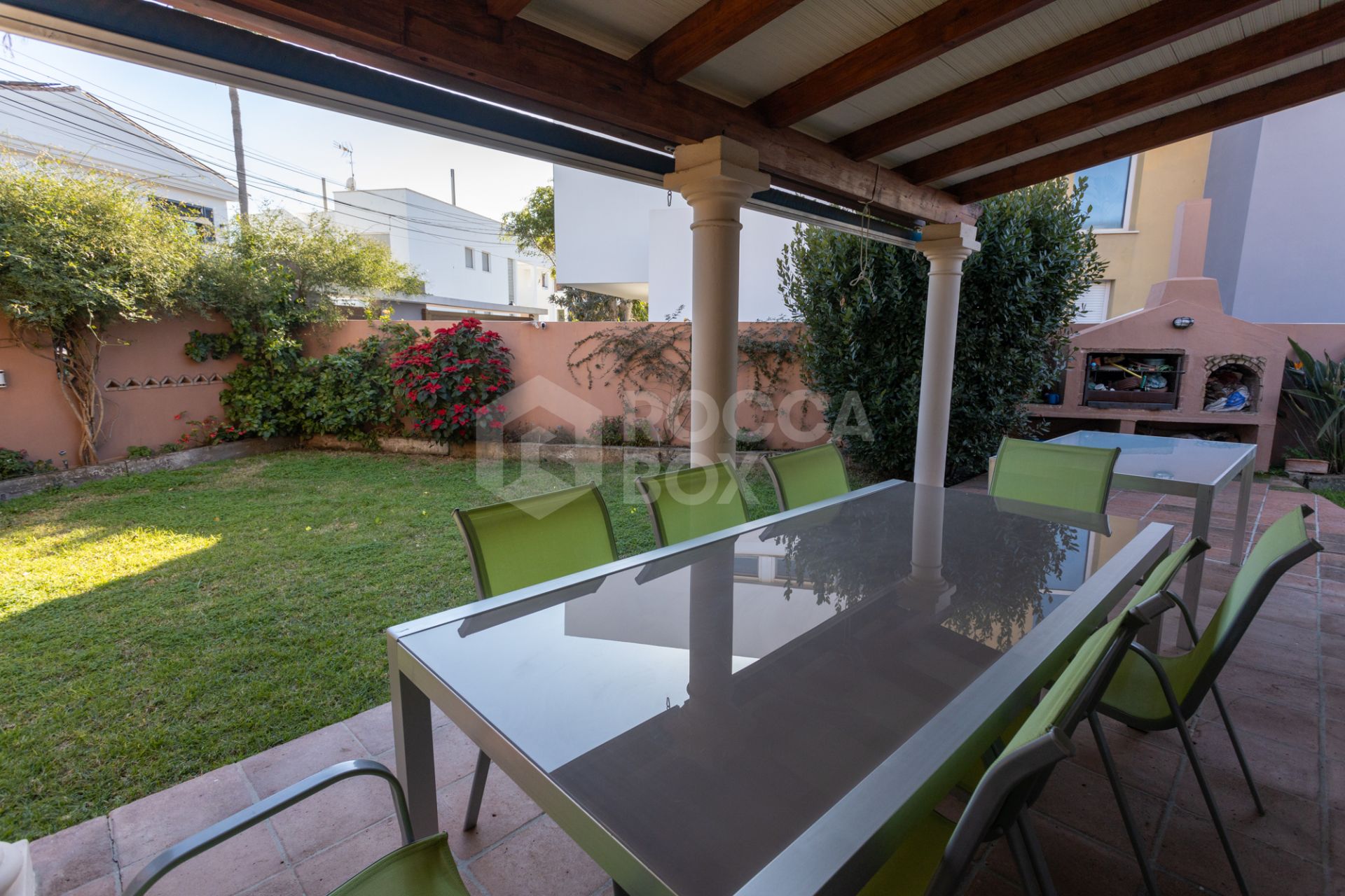 Villa for Sale in Las Petunias, San Pedro de Alcántara – Excellent Investment Opportunity