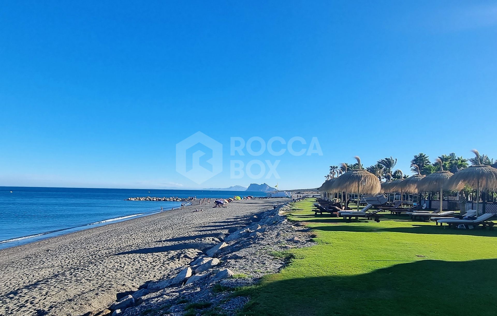 Seaview plot almenara golf with unique flow81 architects project and building license