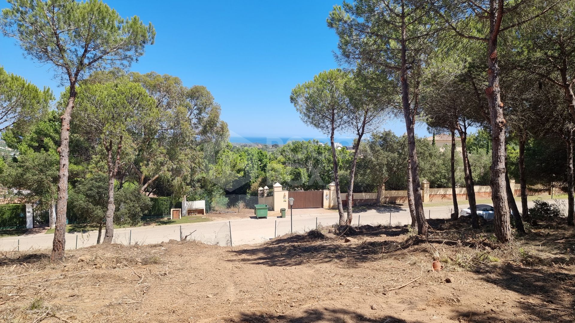 Seaview plot almenara golf with unique flow81 architects project and building license