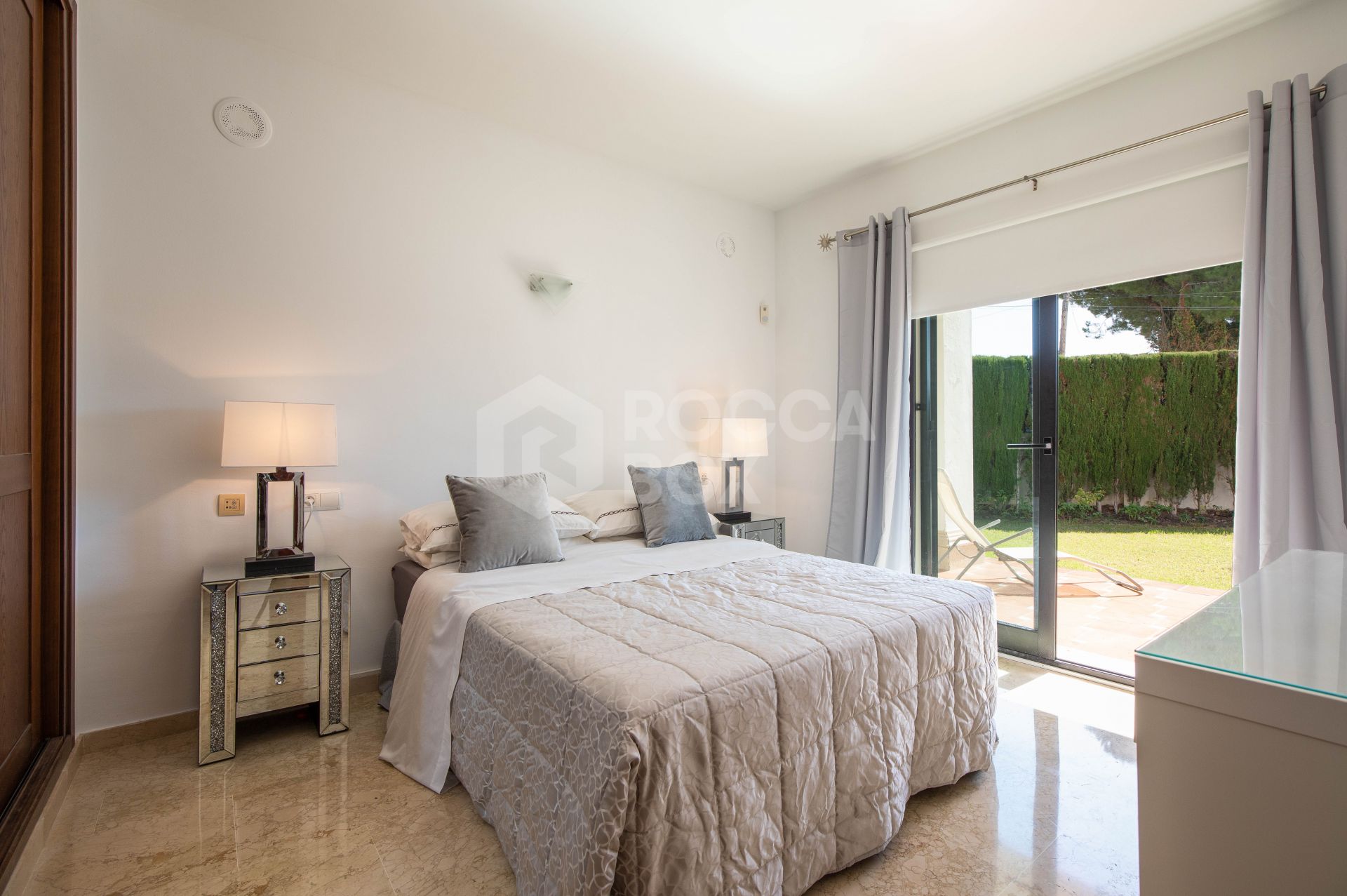 Villa with guest apartment Marbella East