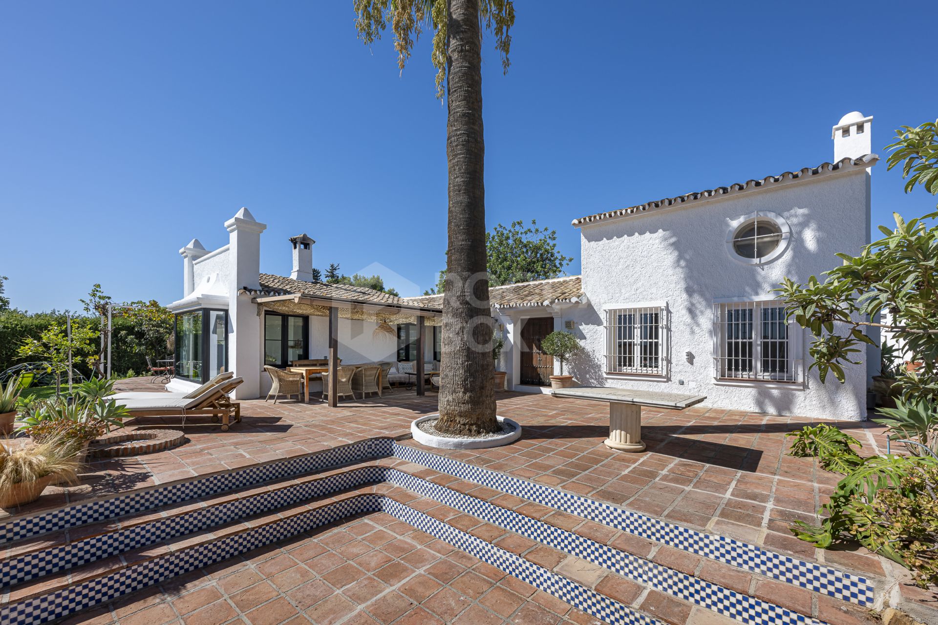 Charming Villa with Panoramic Views in Guadalmina Alta