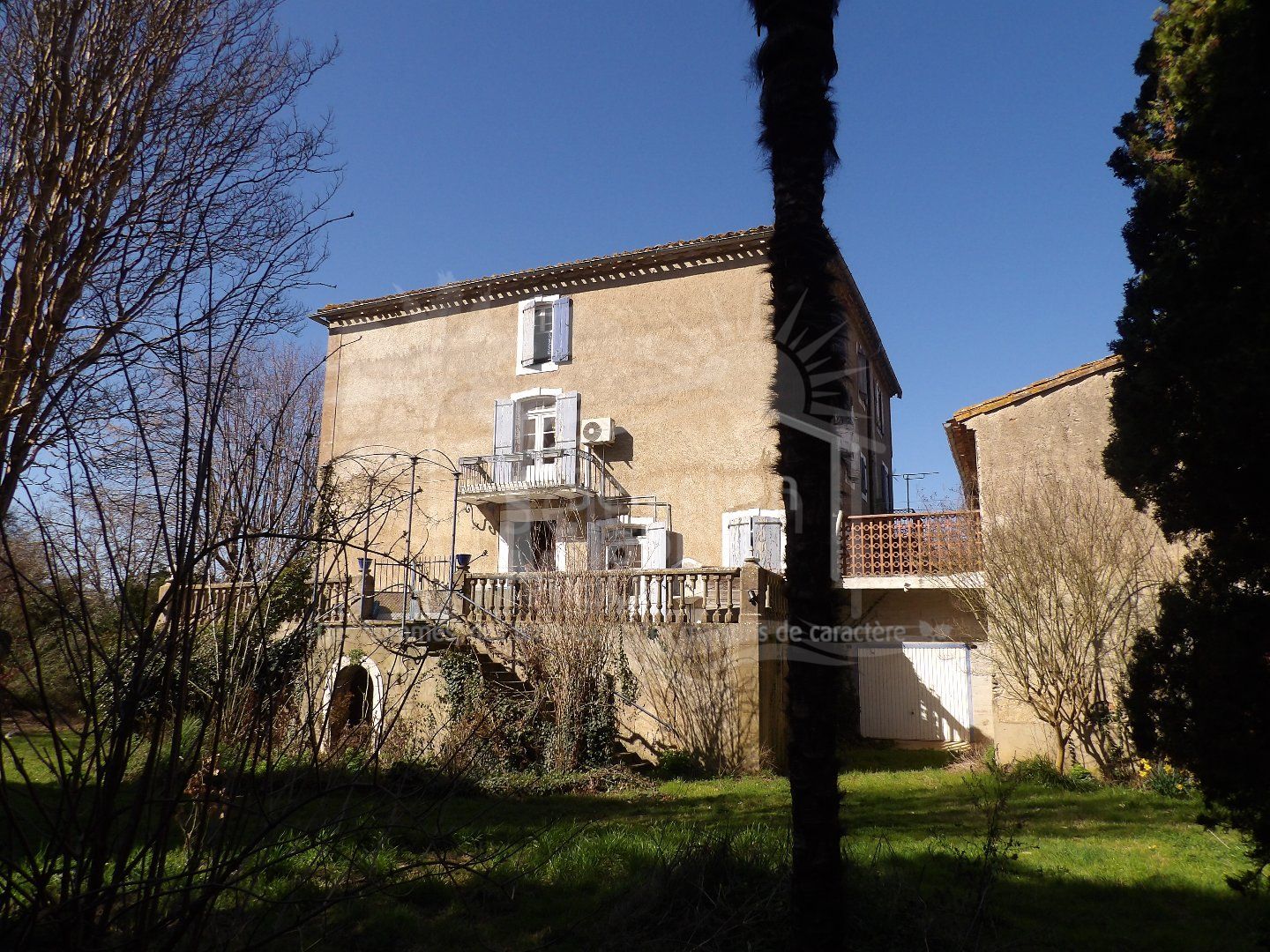 Large character property with huge garden on the outskirts of Carcassonne
