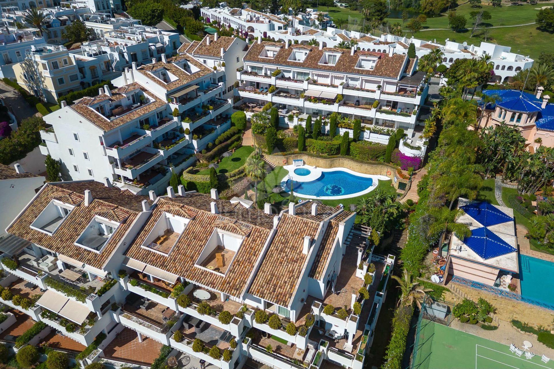 Apartment in Aloha Mirasierra, Marbella