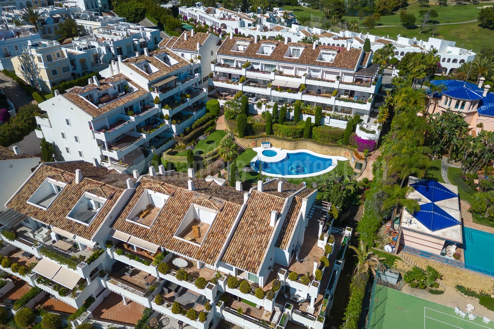 Apartment in Aloha Mirasierra, Marbella