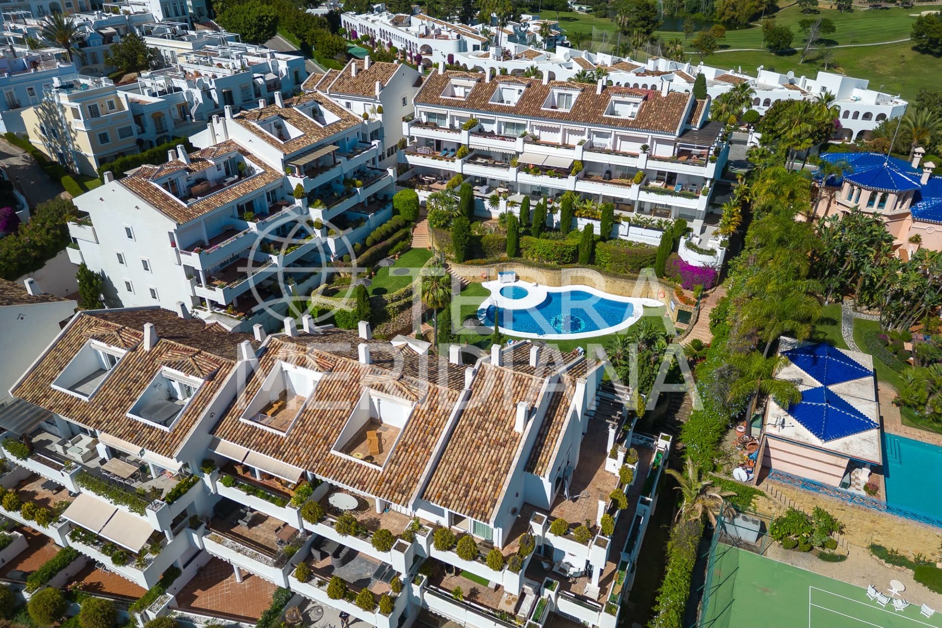Apartment in Aloha Mirasierra, Marbella