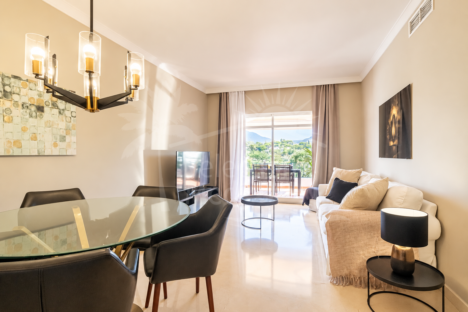 Penthouse panoramique à Aloha Gardens | Vues sur La Concha, terrasses privatives, garage, piscine intérieure chauffée, salle de sport, courts de tennis et jardins matures au cœur de Nueva Andalucía