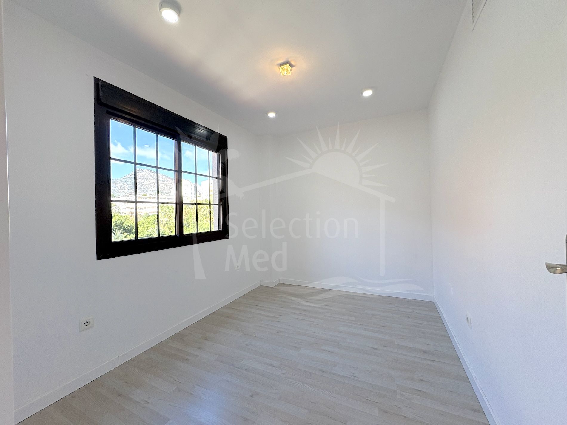 Appartement Sunny Corner • Promenade à la plage • Terrasse • Piscine, salle de gym et parking x2