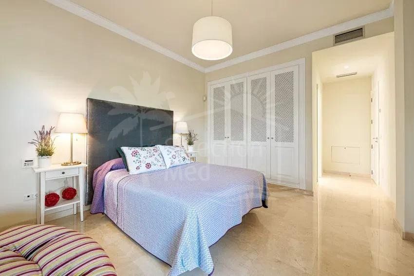 Villa de lujo con gran parcela 20.000m2 y vistas al Lago de Istán