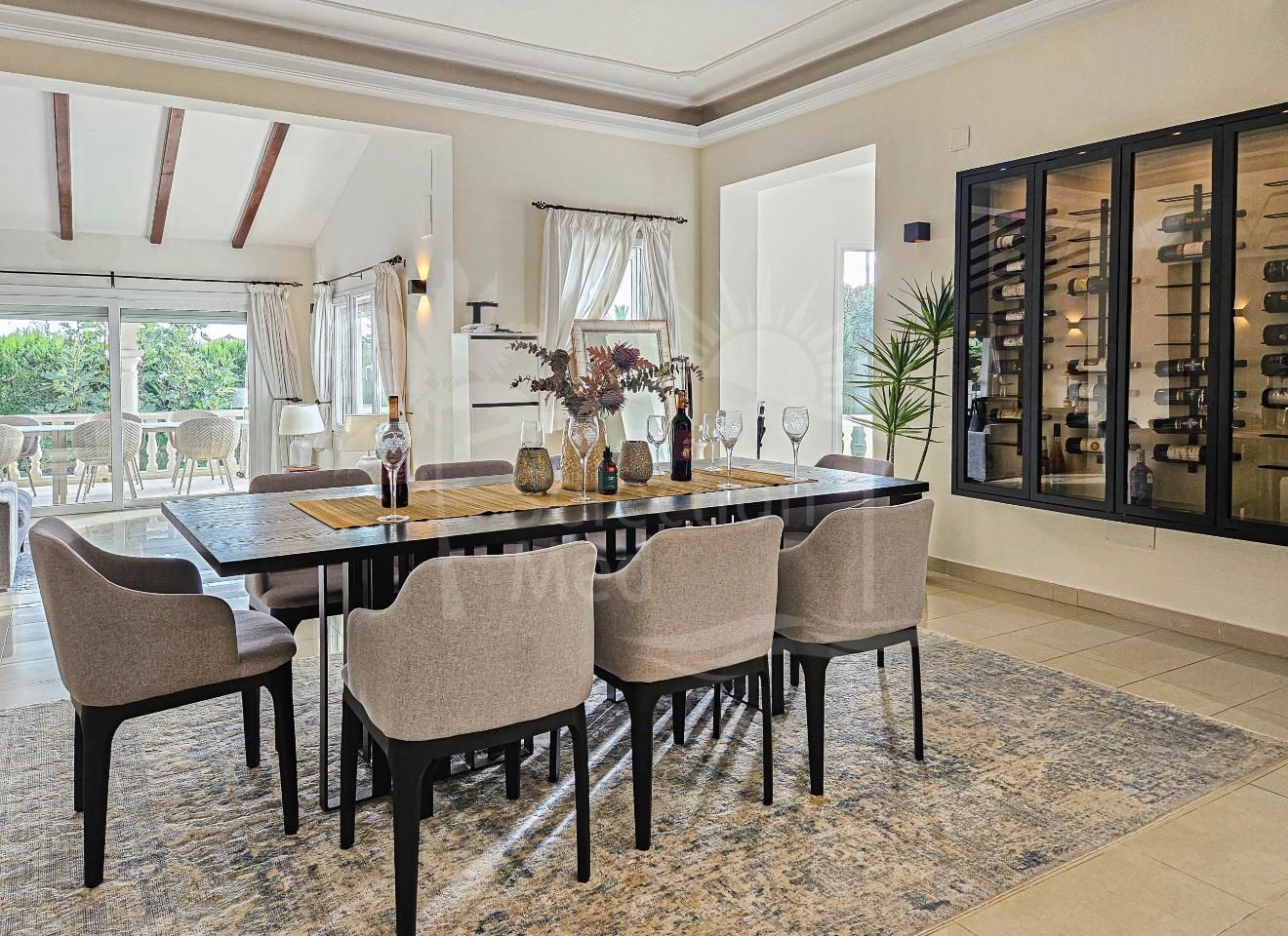 Villa de Luxe Rénovée à 450m de la Plage à Las Farolas, Mijas Costa – 5 Chambres, Piscine Privée, Jacuzzi & Vue Mer