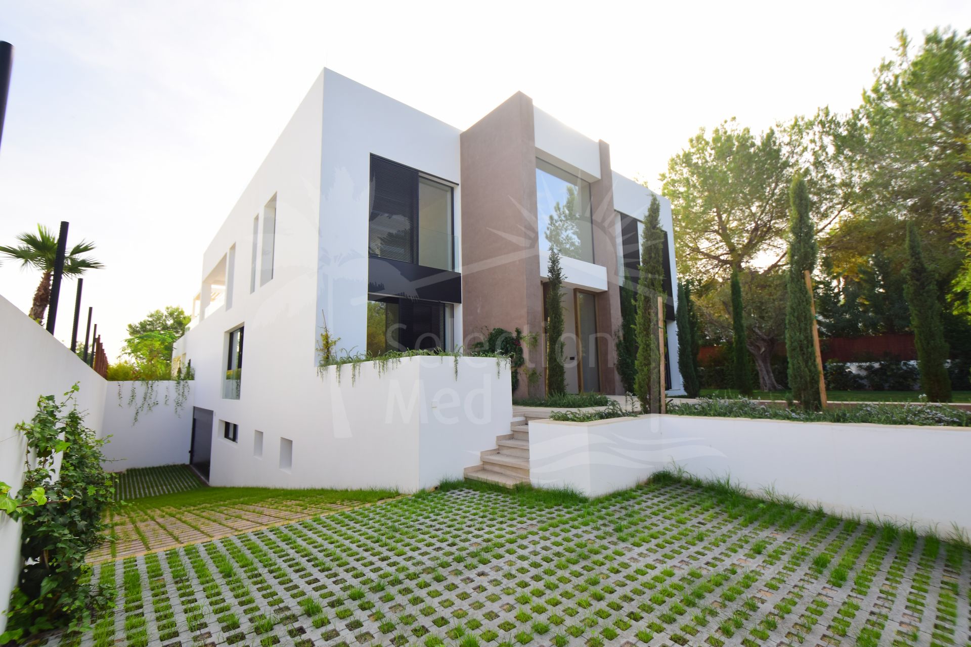 Luxurious modern villa in Cala de Bou