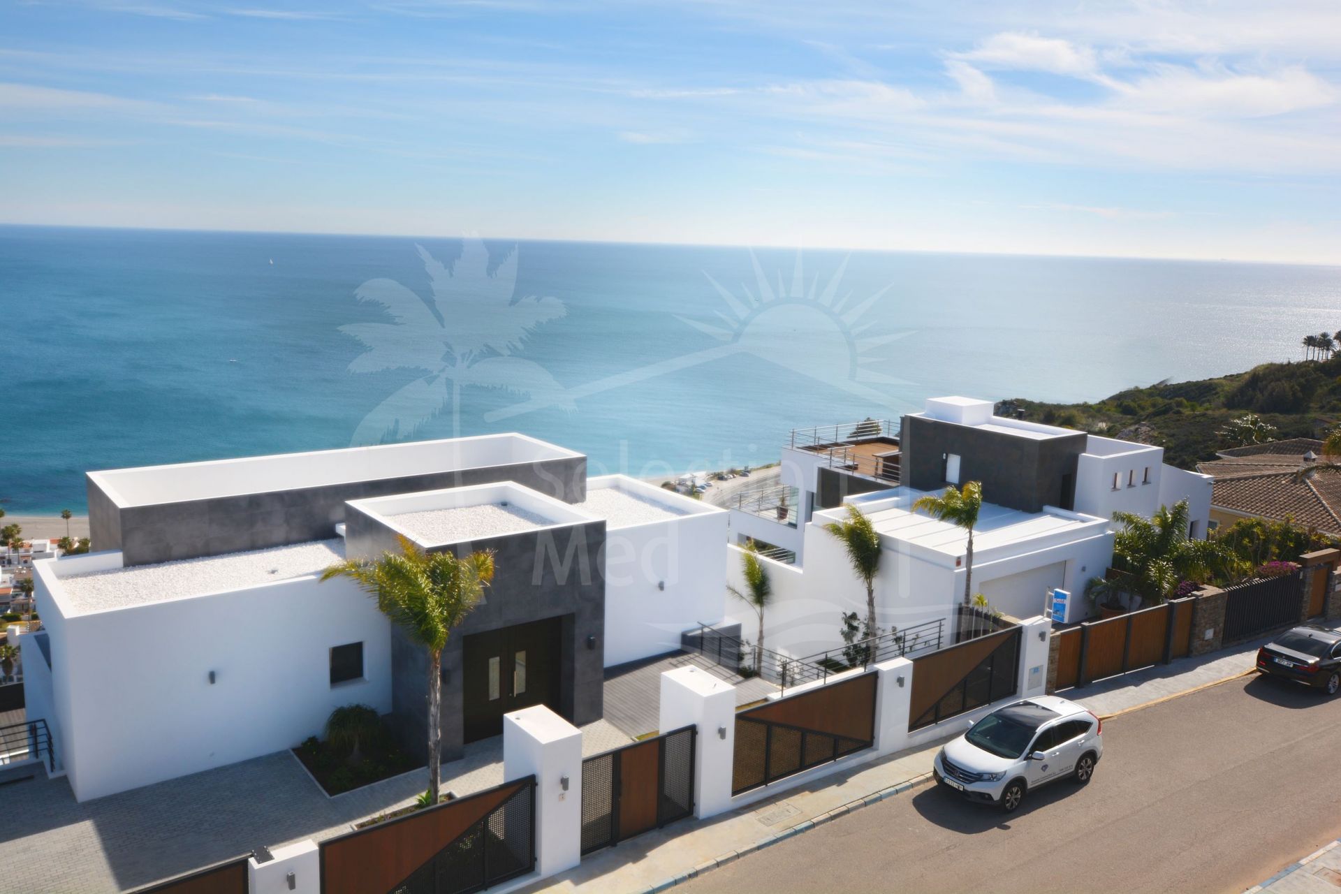 Architect Designed Luxury 5 Bedroom Villa with Panoramic Sea Views.