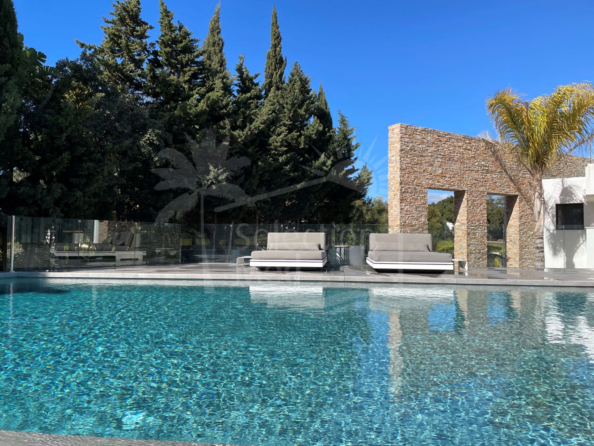 Stunning Contemporary Villa in Frontline Position on San Roque Golf Resort.
