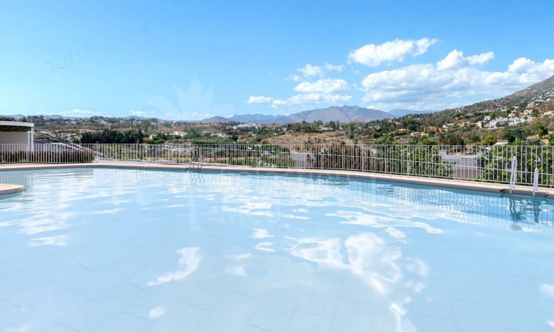 BRAND NEW APARTMENT IN LOS PACOS, FUENGIROLA