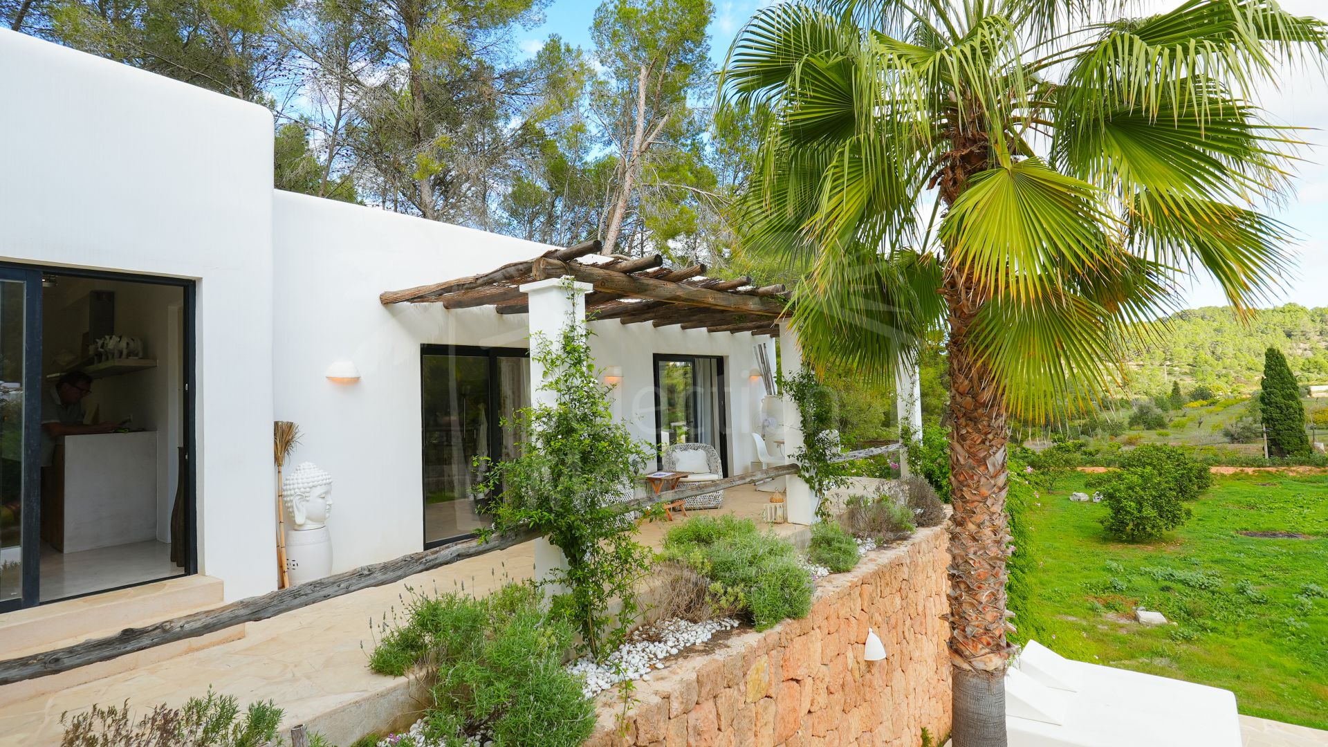 Beautiful country villa located in a small valley near San Miguel