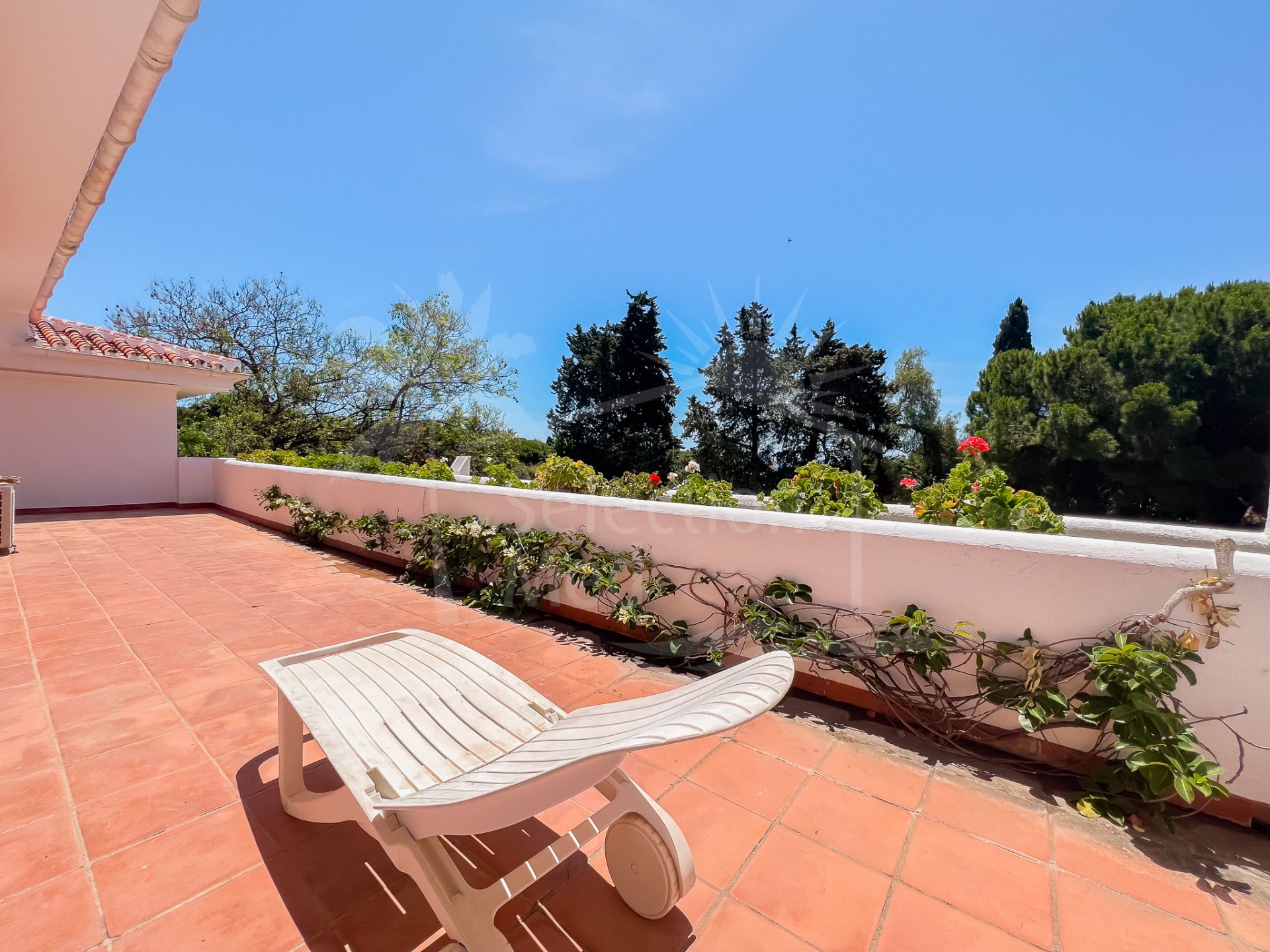 Luxury 7 Bedroom Villa with Private Pool and Tennis Court in Calahonda, Mijas Costa, Malaga