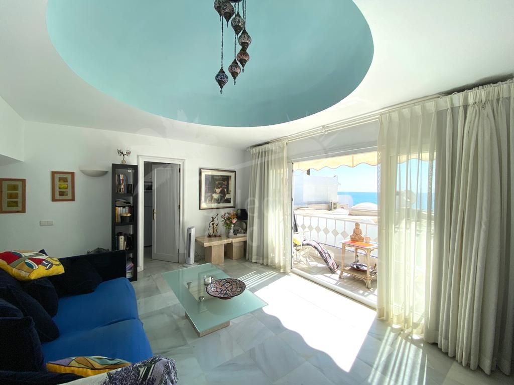 Apartment by the boardwalk in the Golden Mile, Marbella