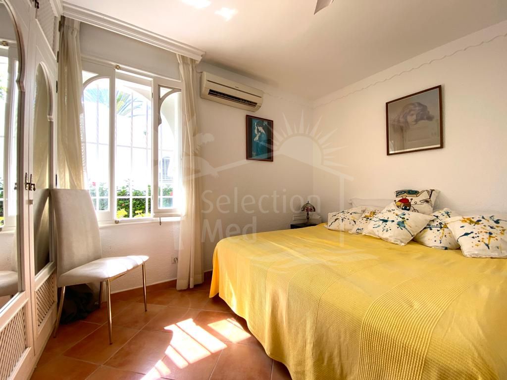Apartment by the boardwalk in the Golden Mile, Marbella