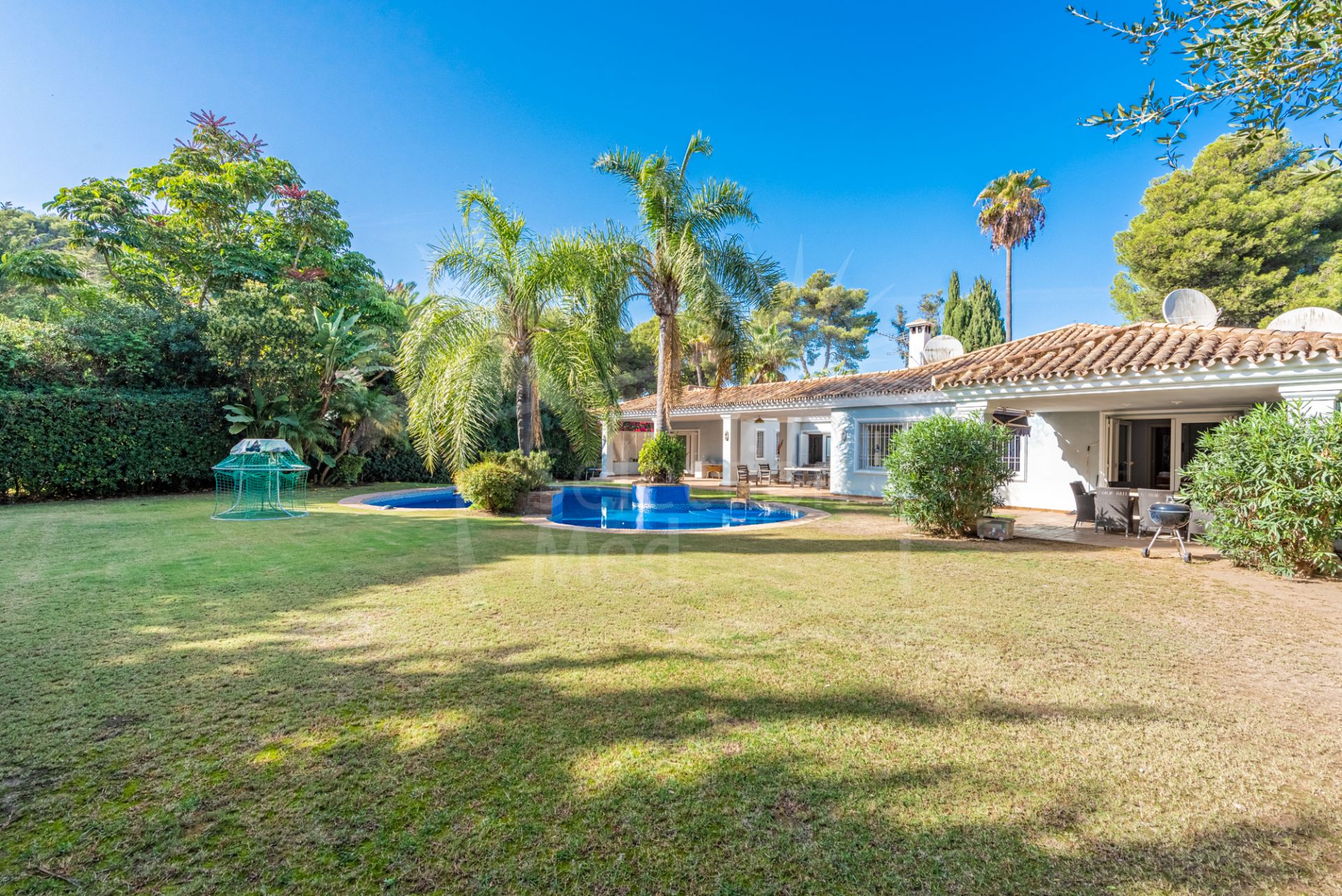 Spacious and Private 4-Bedroom Family Home in Sotogrande Costa.