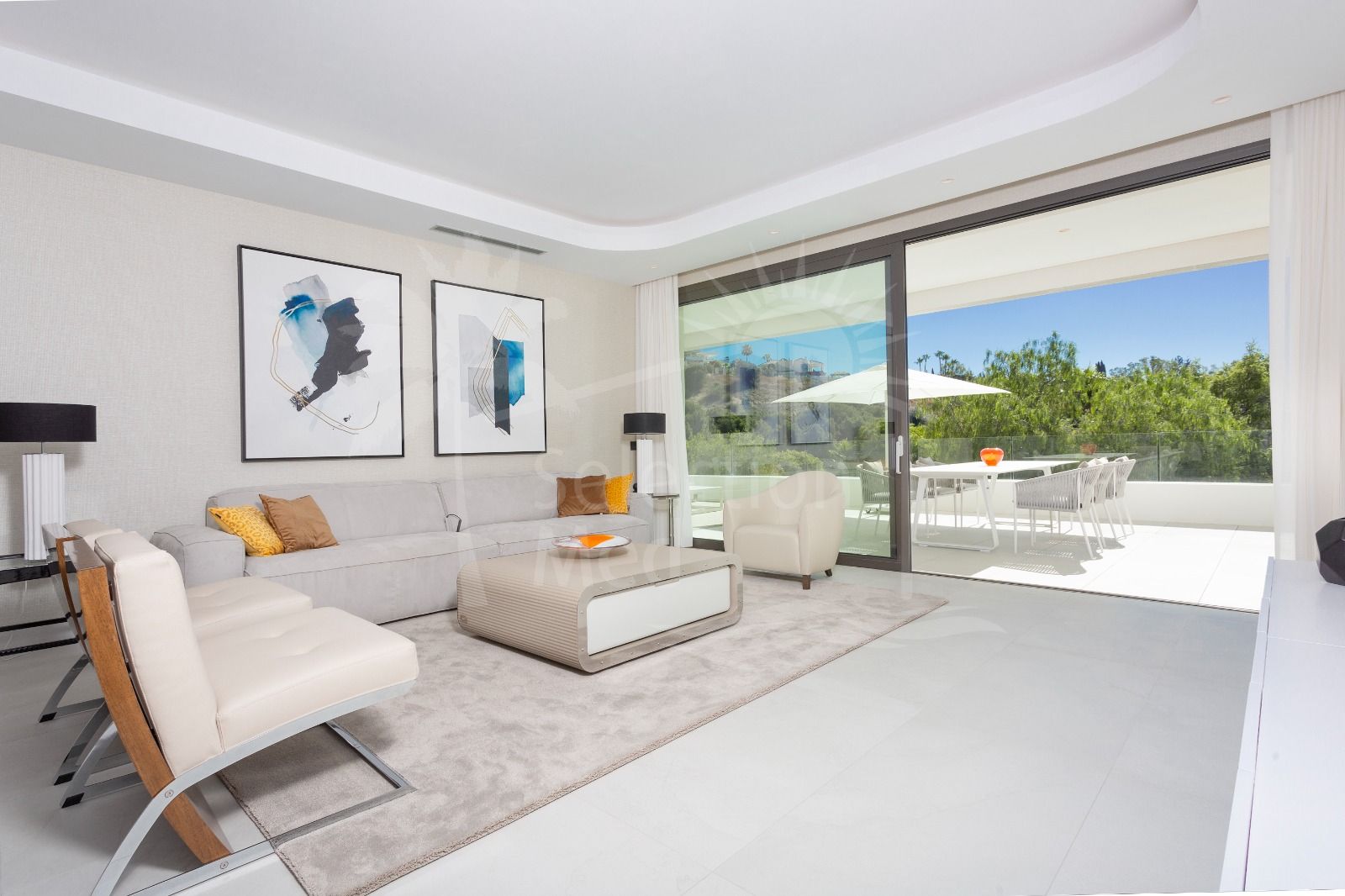 Exclusive living in a safe, prime location in the Golden Mile, Marbella