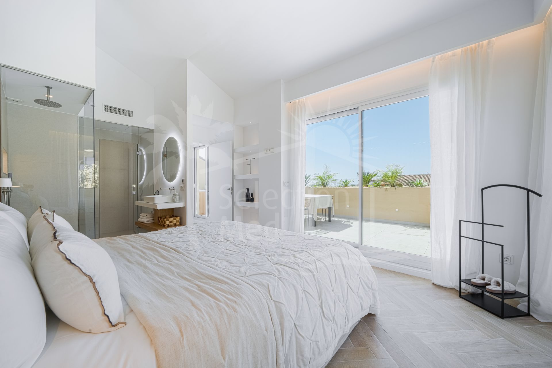 Renovated Duplex Penthouse in Cancelada, New Golden Mile