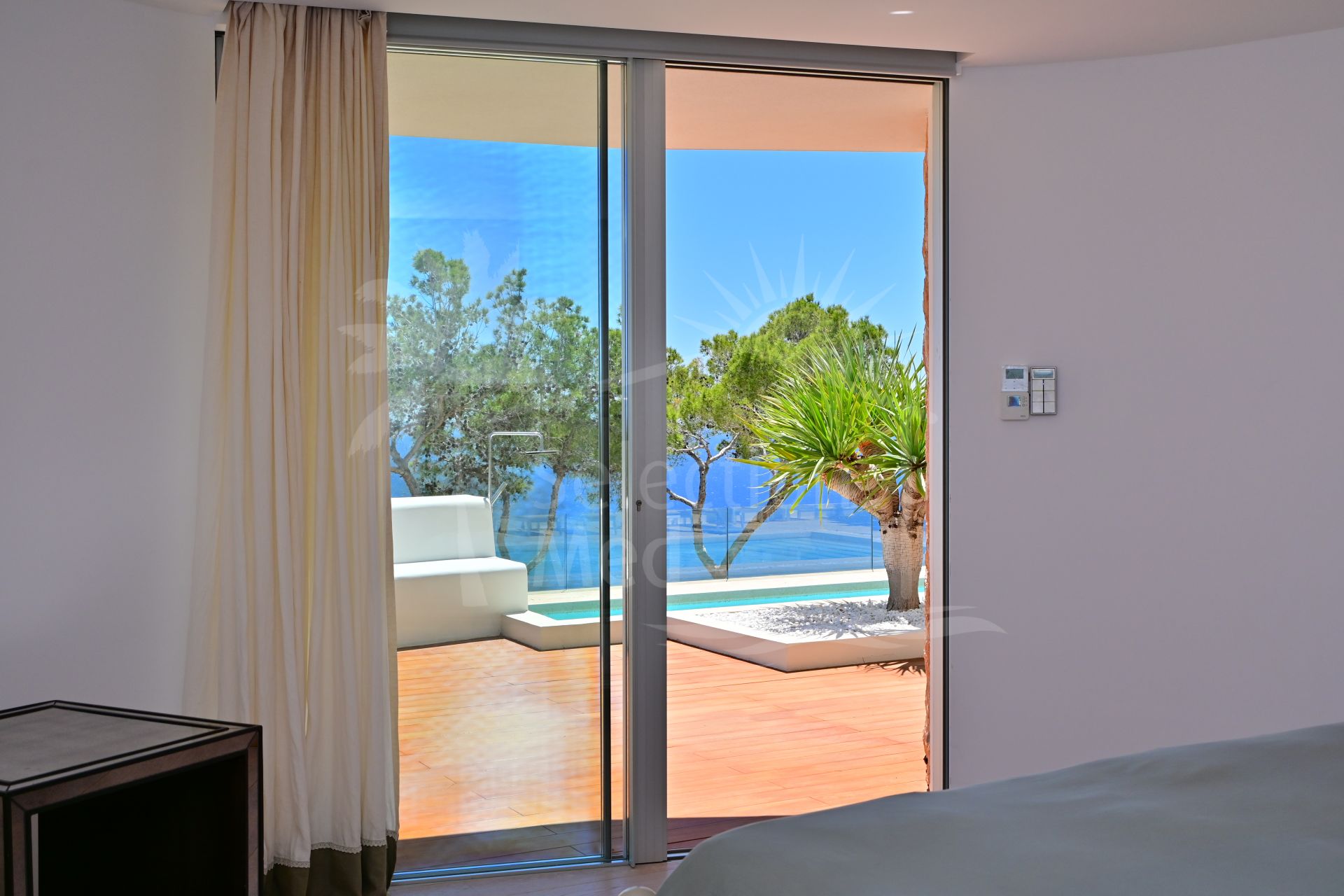 Splendide villa contemporaire avec une vue sur mer imbatable
