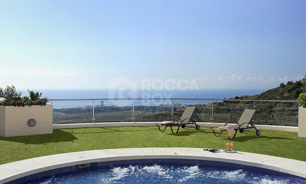 Elegant Duplex in Samara Resort, Altos de Los Monteros, Marbella