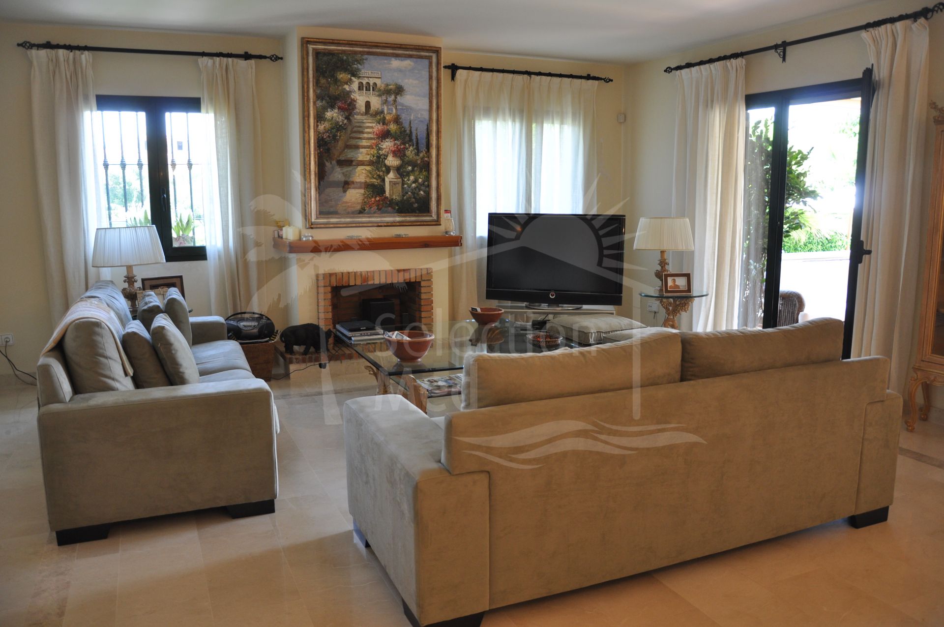 Stunning Andalusian Style Home with Panoramic Views in Sotogrande.