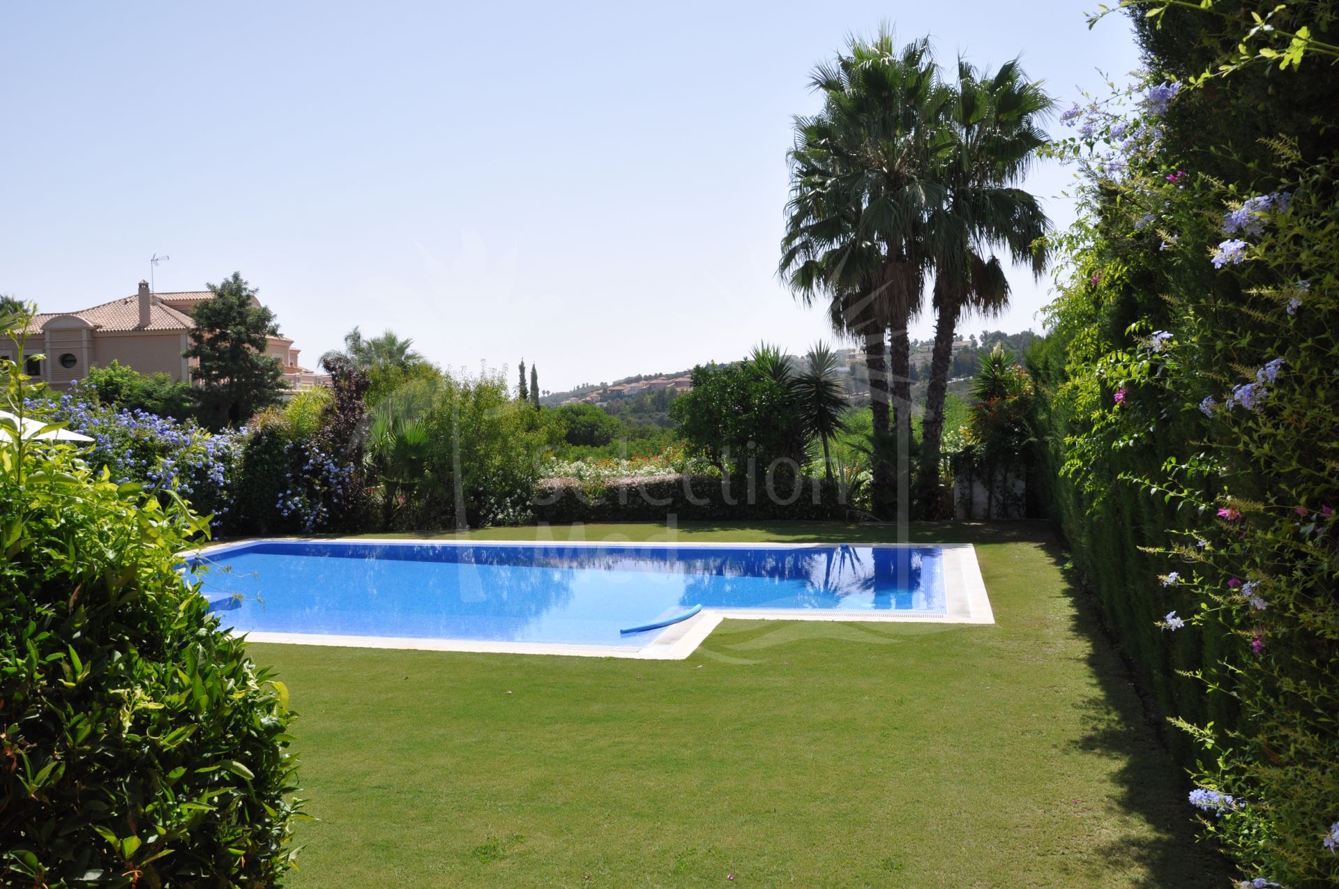 Stunning Andalusian Style Home with Panoramic Views in Sotogrande.