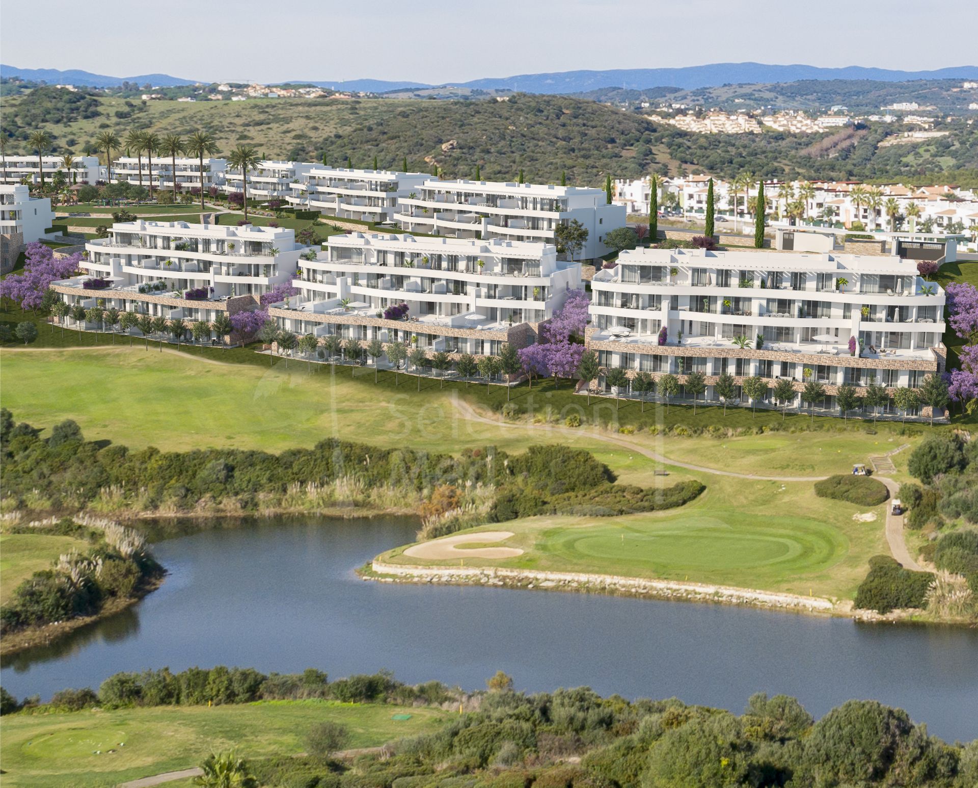 Apartamento de 3 dormitorios en primera línea de golf en una ubicación elevada con vistas panorámicas.