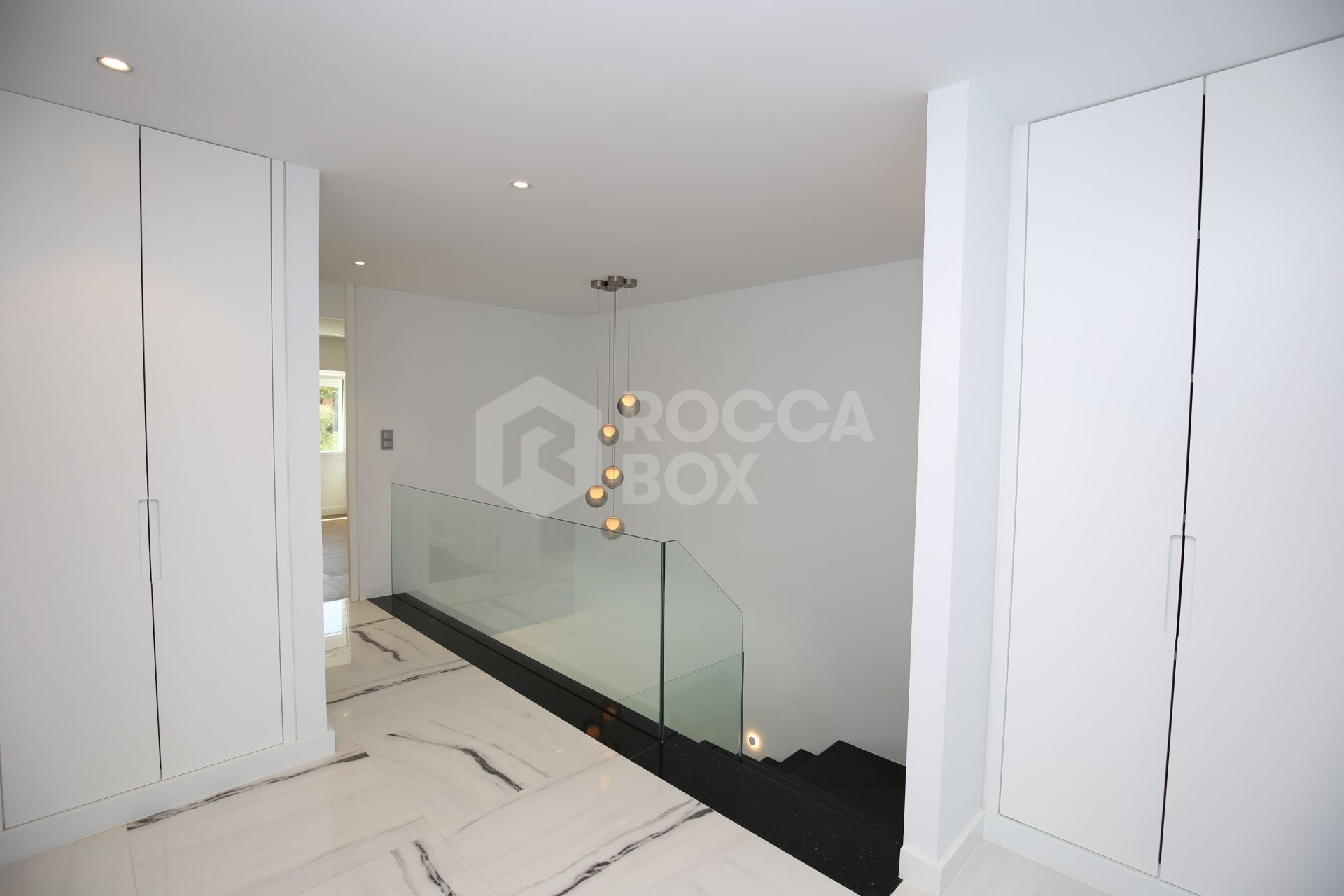 5 Bedroom Fully Refurbished Townhouse - Nueva Andalucía