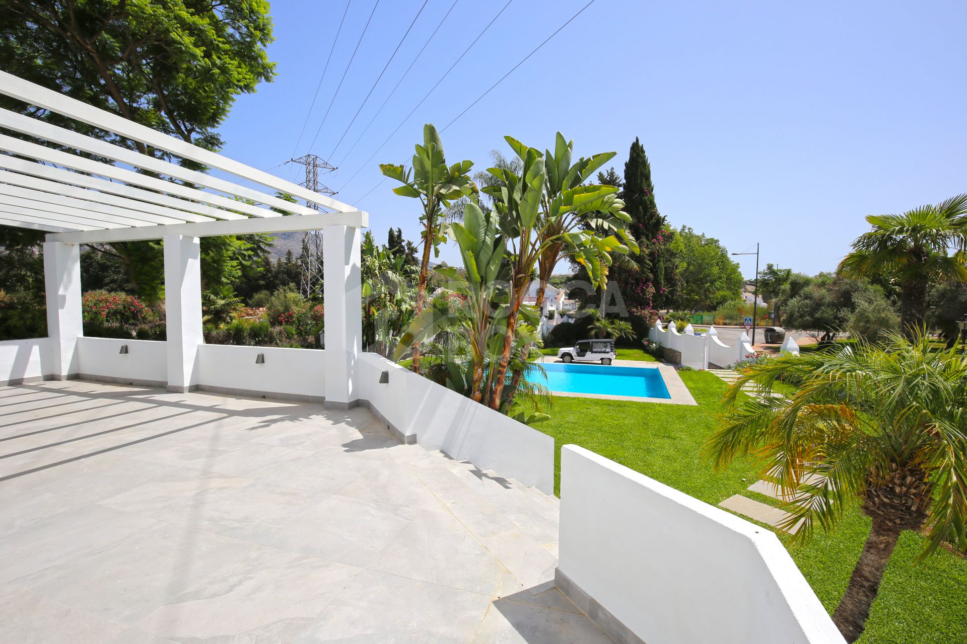 5 Bedroom Fully Refurbished Townhouse - Nueva Andalucía