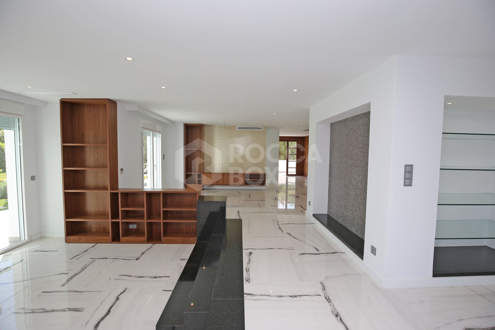 5 Bedroom Fully Refurbished Townhouse - Nueva Andalucía