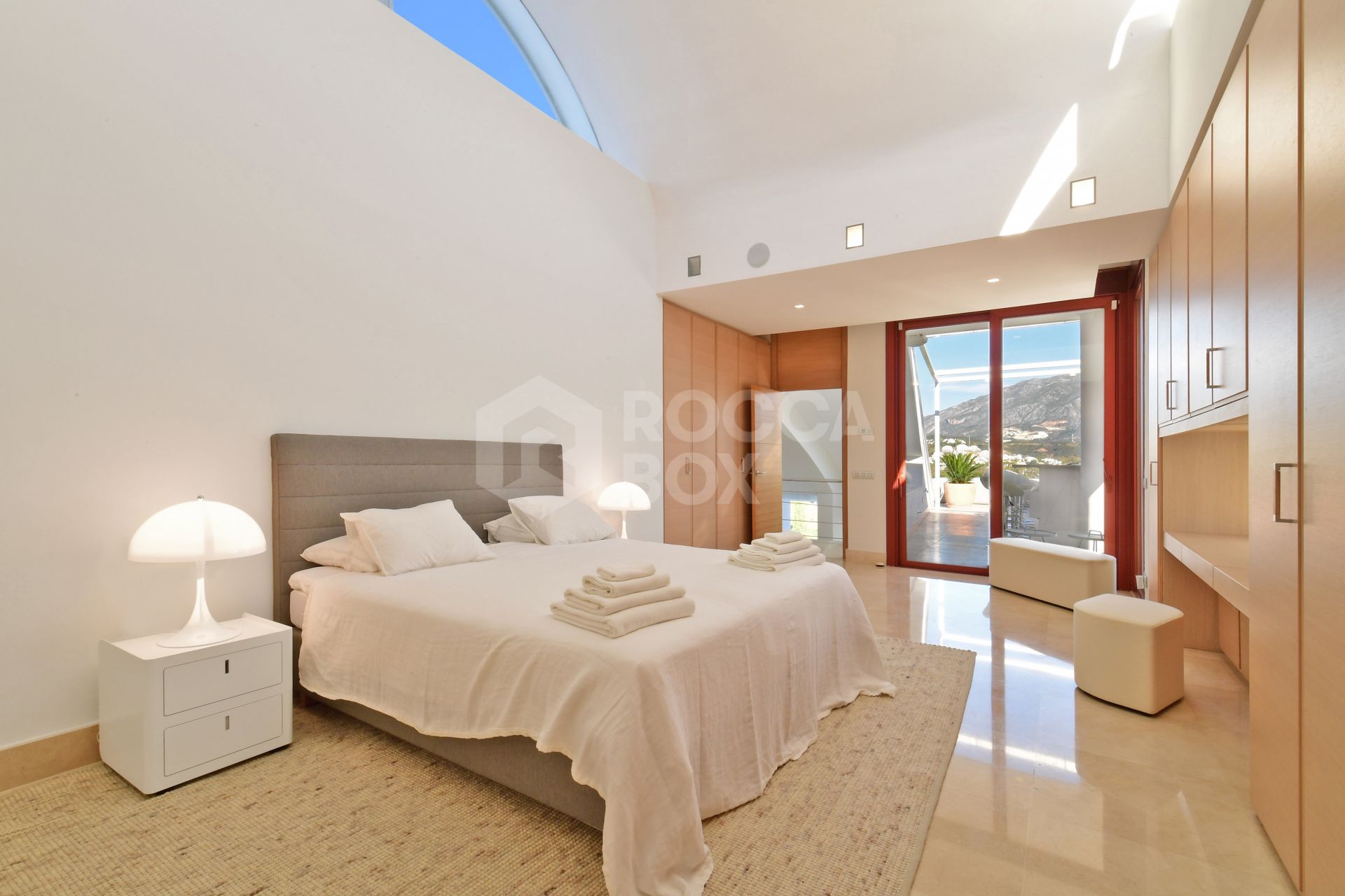 7 Bedroom Villa in Nueva Andalucía - 5 minutes away from Puerto Banús!