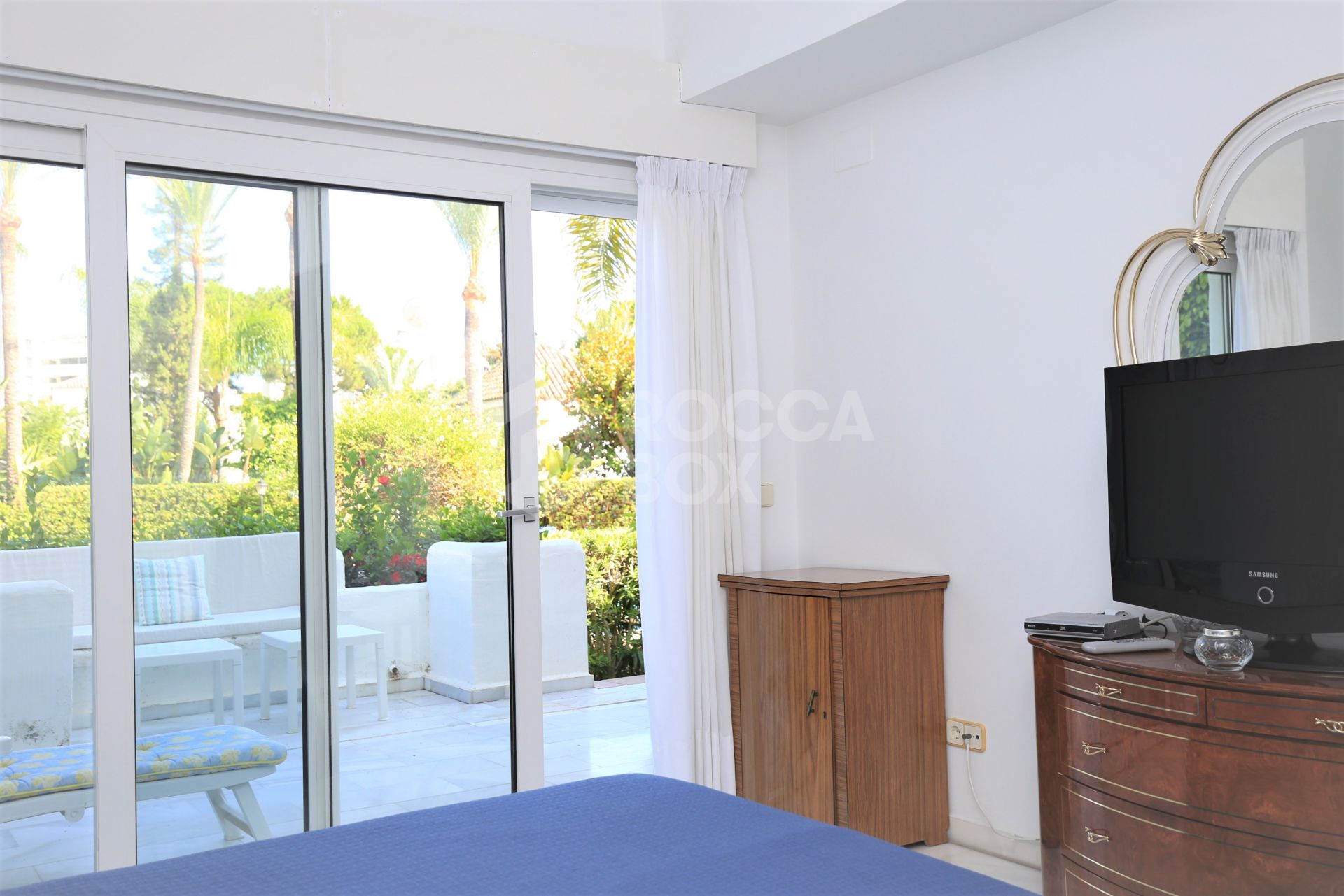 2 Bedroom Ground Floor Apartment in Alhambra del Mar