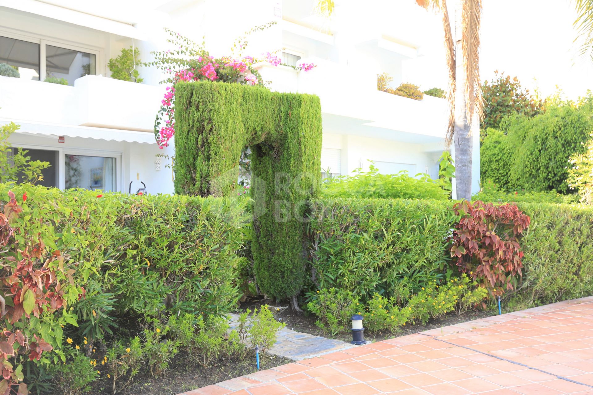 2 Bedroom Ground Floor Apartment in Alhambra del Mar