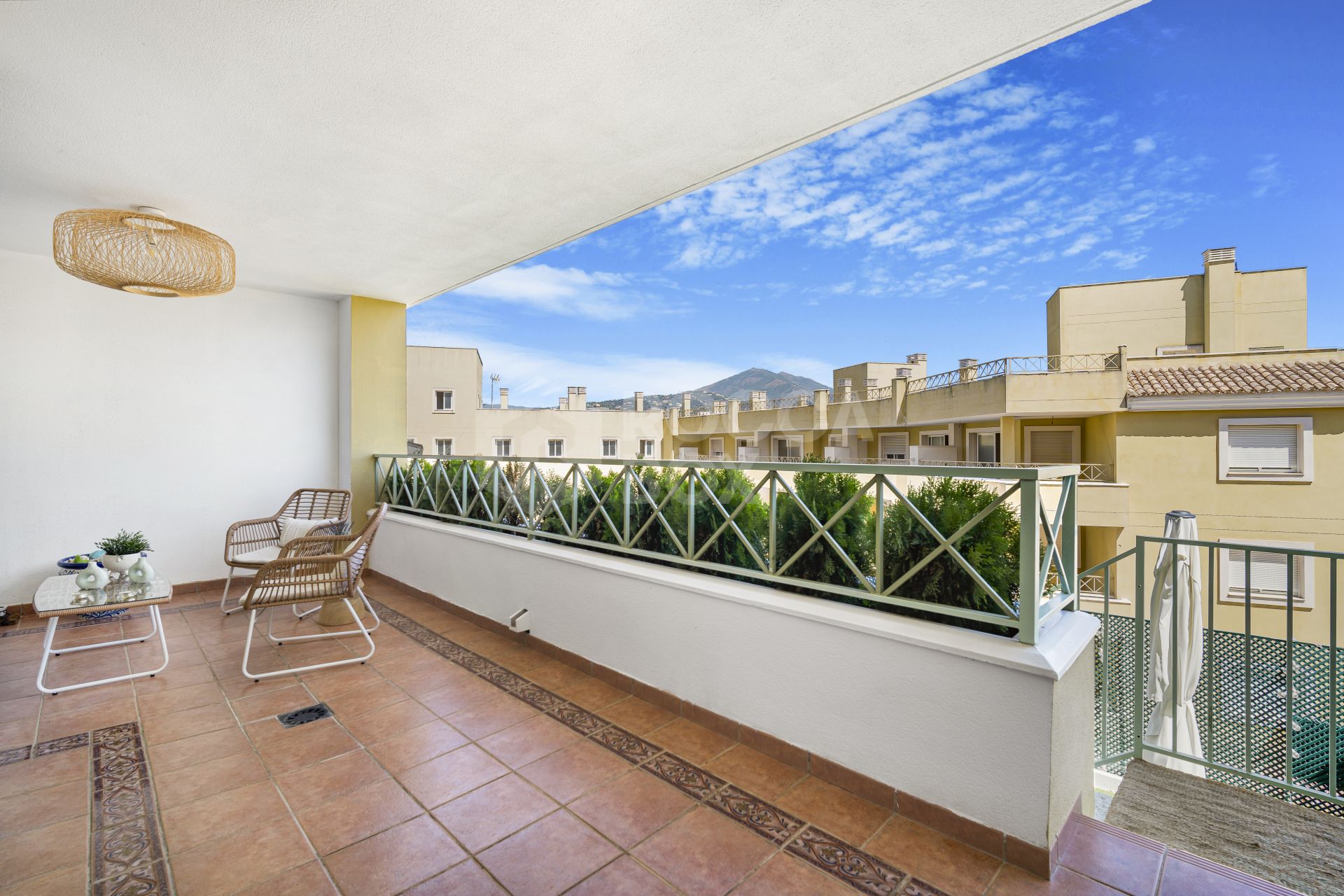 Beautifully reformed one bedroom, elevated ground floor apartment in the gated community of Brisas de Los Naranjos, Nueva Andalucia